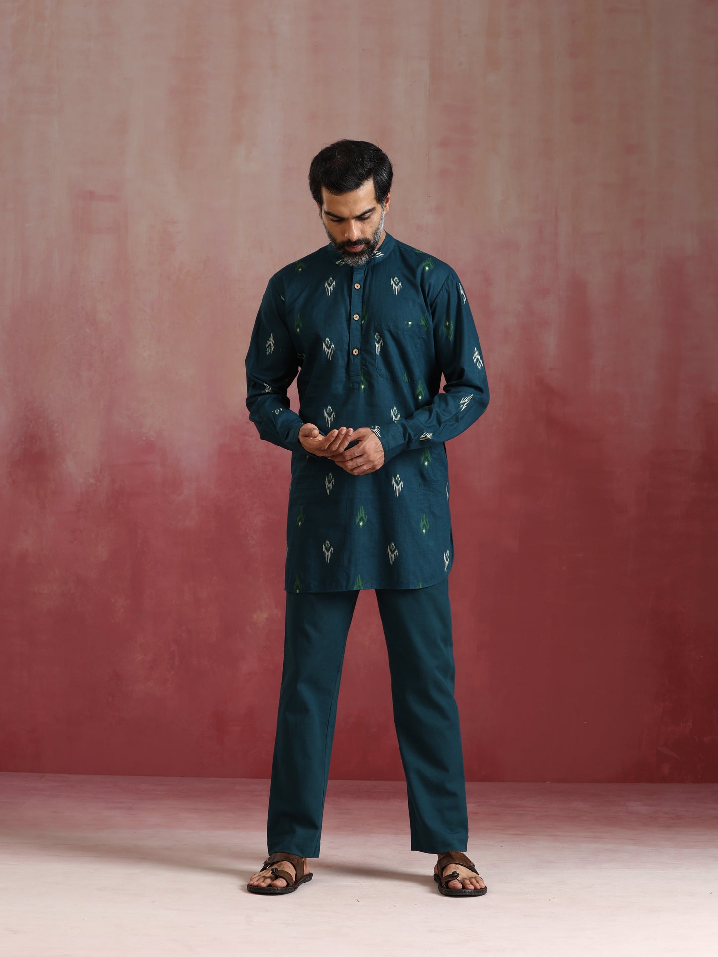 trueBrowns Men's Blue Ikat Print Mandarin Collar Kurta Co-ord set - Swadesiicart