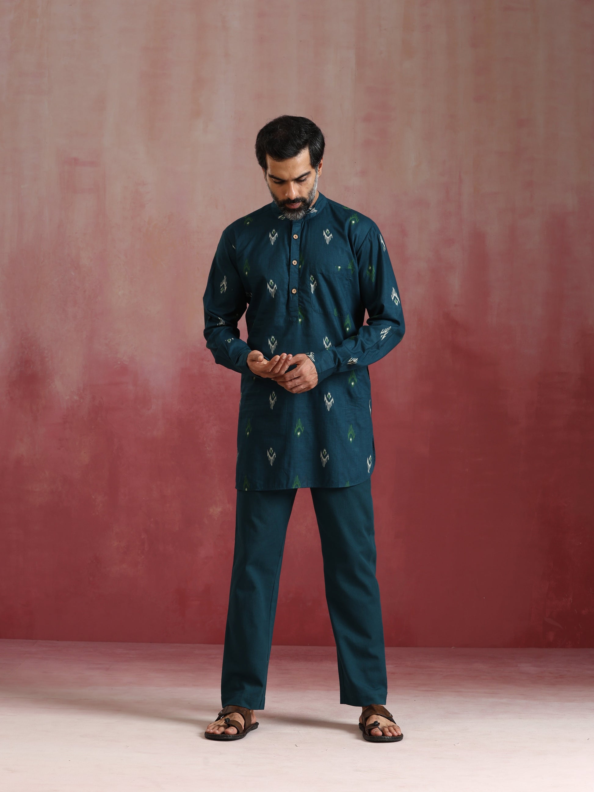 trueBrowns Men's Blue Ikat Print Mandarin Collar Kurta Co-ord set - Swadesiicart