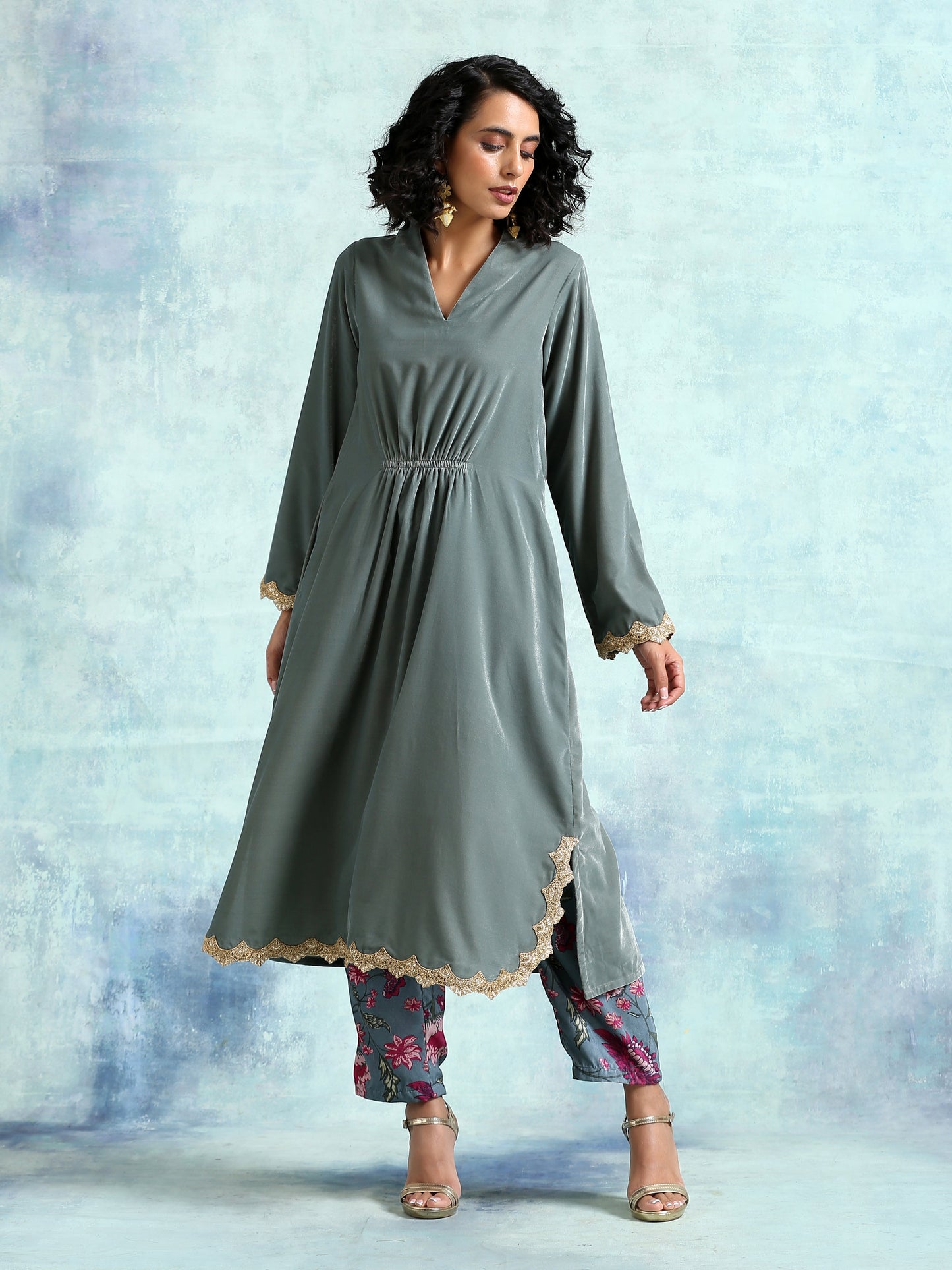 trueBrowns Grey Velvet Lace Kurta Pant Set | Swadesiicart