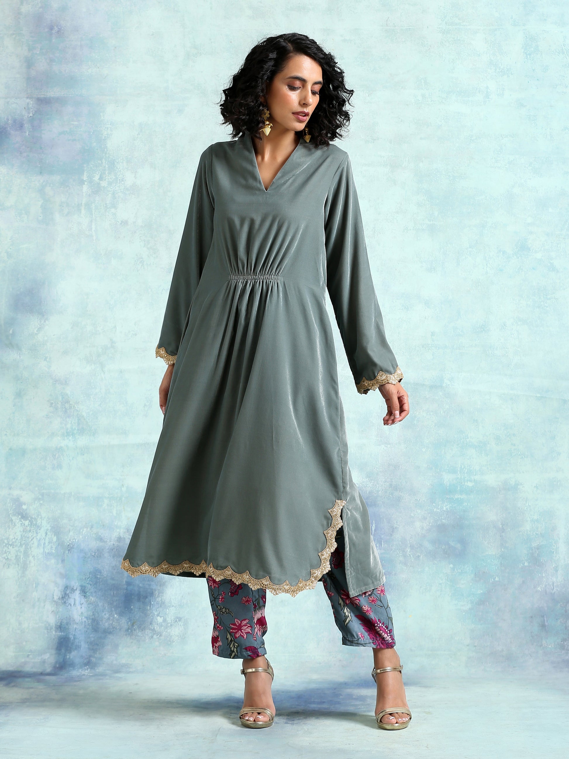 trueBrowns Grey Velvet Lace Kurta Pant Set | Swadesiicart