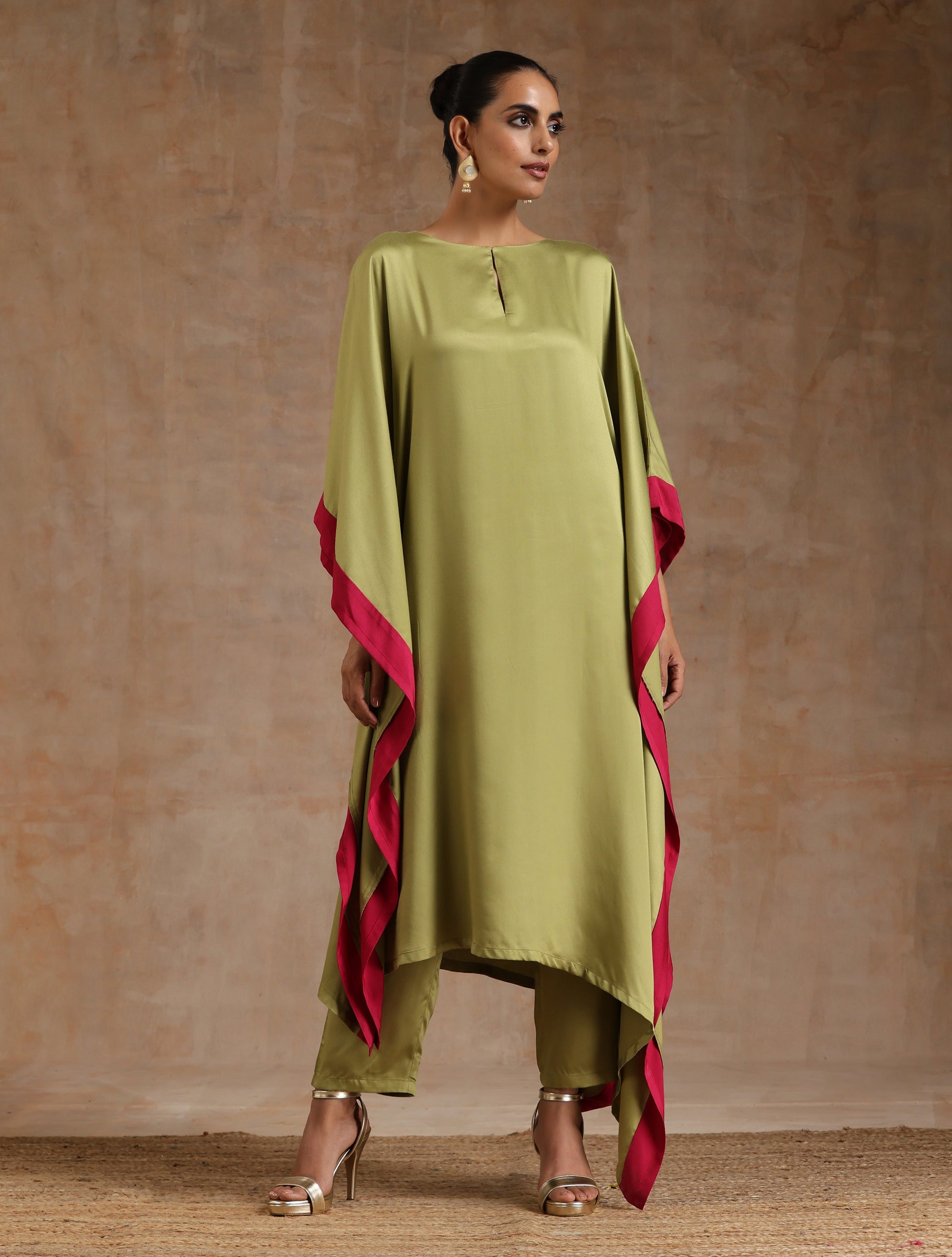 trueBrowns Light Green Modal Satin High-Low Kaftan Kurta Set | Swadesiicart