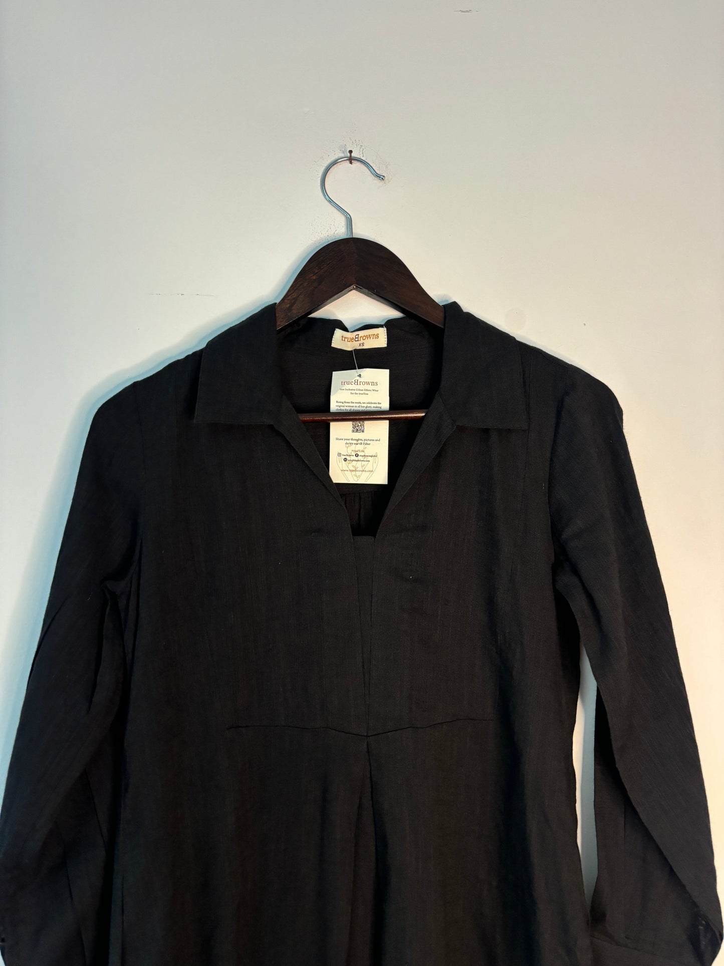 trueBrowns Black Slub Top | Swadesiicart