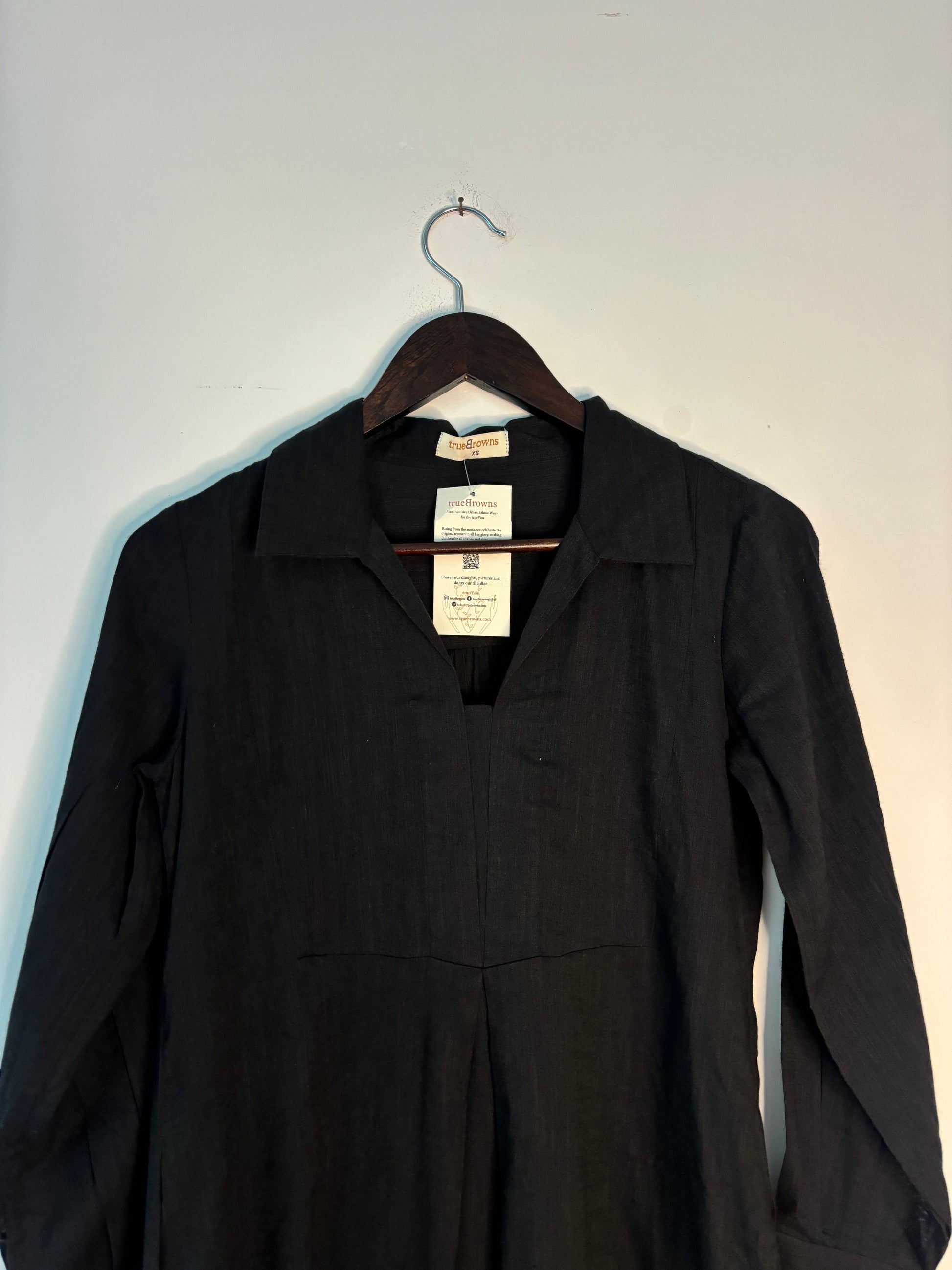 trueBrowns Black Slub Top | Swadesiicart