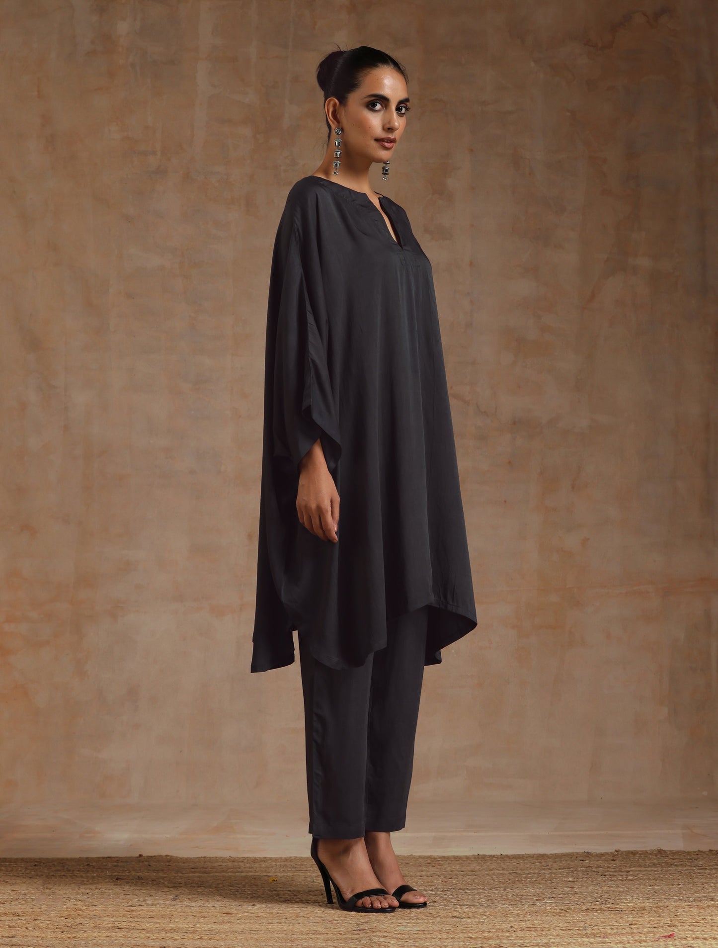 trueBrowns Grey Modal Satin Oversized Round Co-Ord Set - Swadesiicart