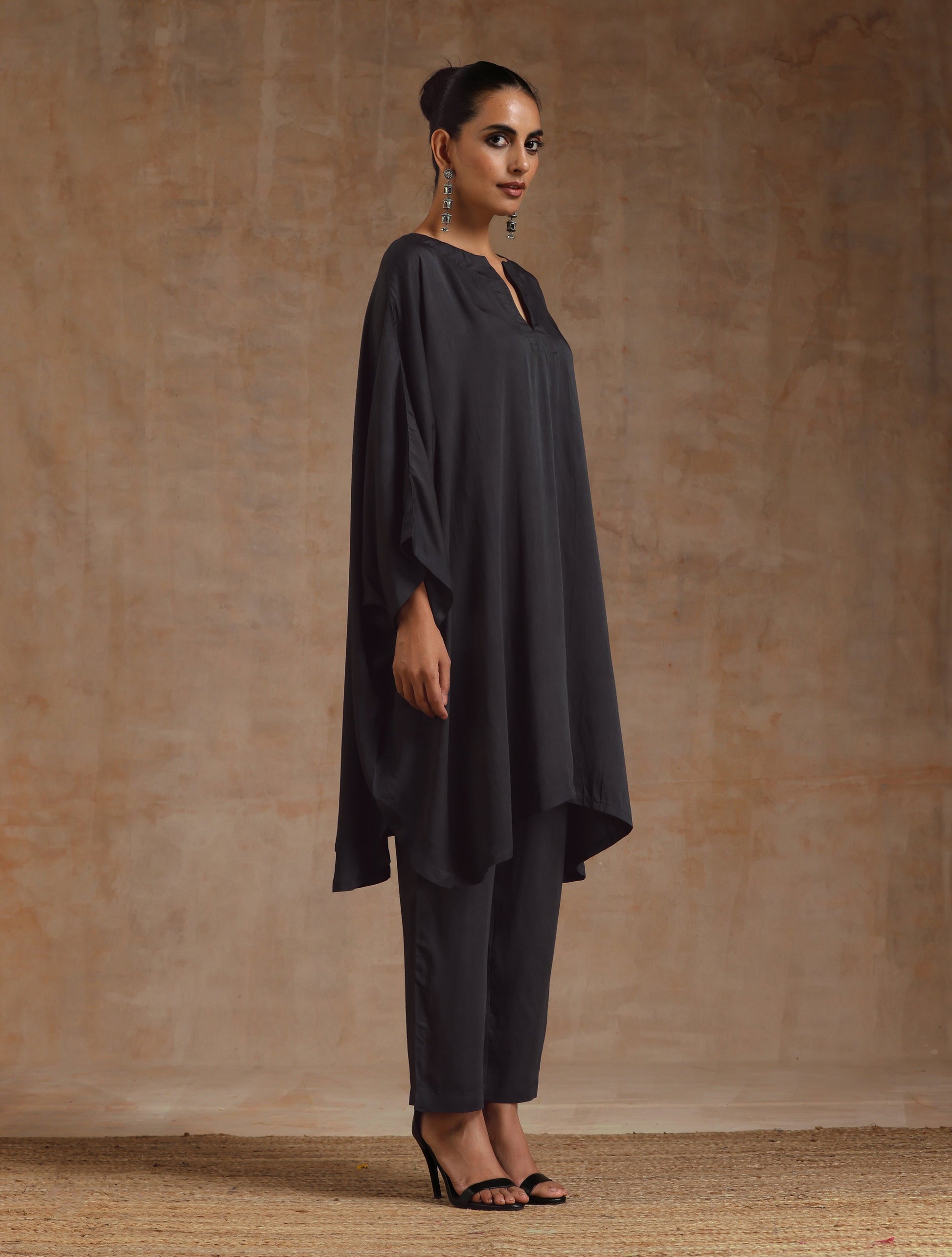 trueBrowns Grey Modal Satin Oversized Round Co-Ord Set - Swadesiicart