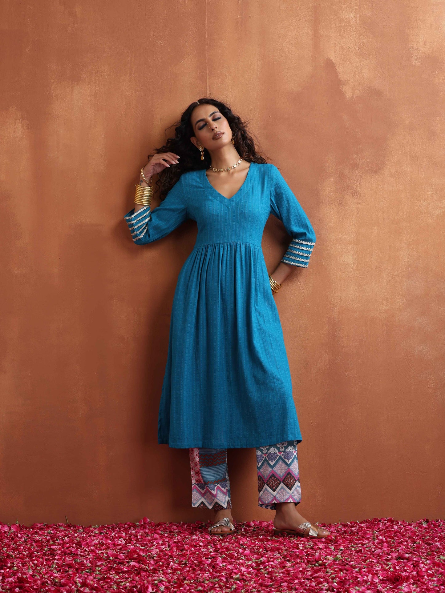 trueBrowns Blue Cotton Flared Anarkali Kurta Set | Swadesiicart
