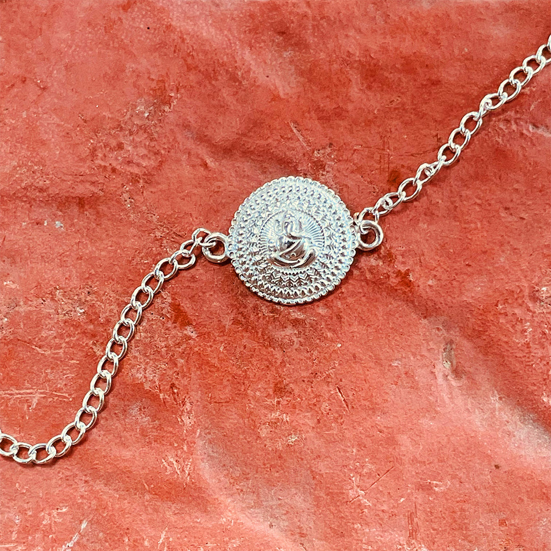 trueBrowns 925 Sterling Silver Embossed Ganesh Idol Silver Chain Rakhi | Swadesiicart