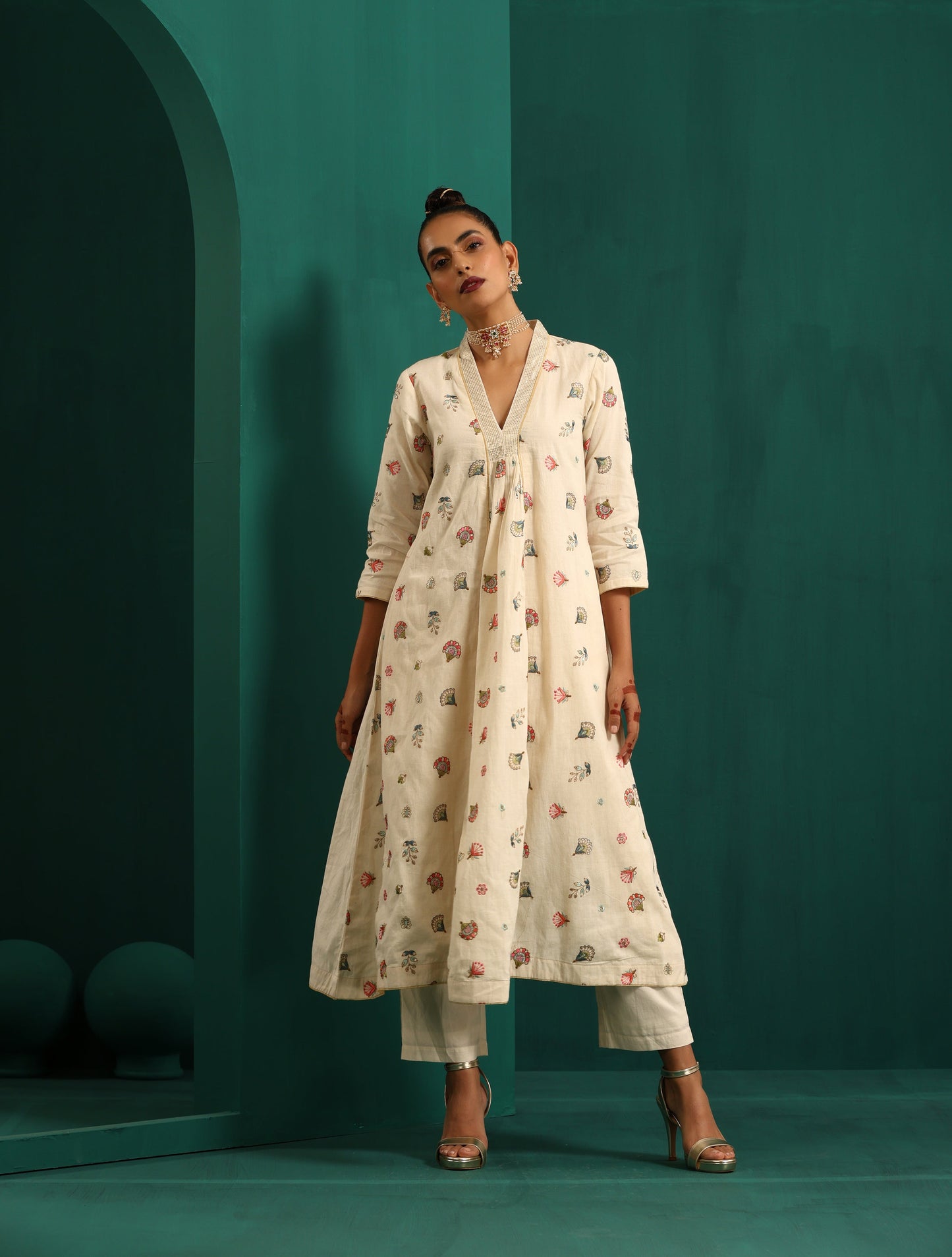 trueBrowns Ivory Multi Color Floral Cotton Front Gathered Kurta Pant Set | Swadesiicart