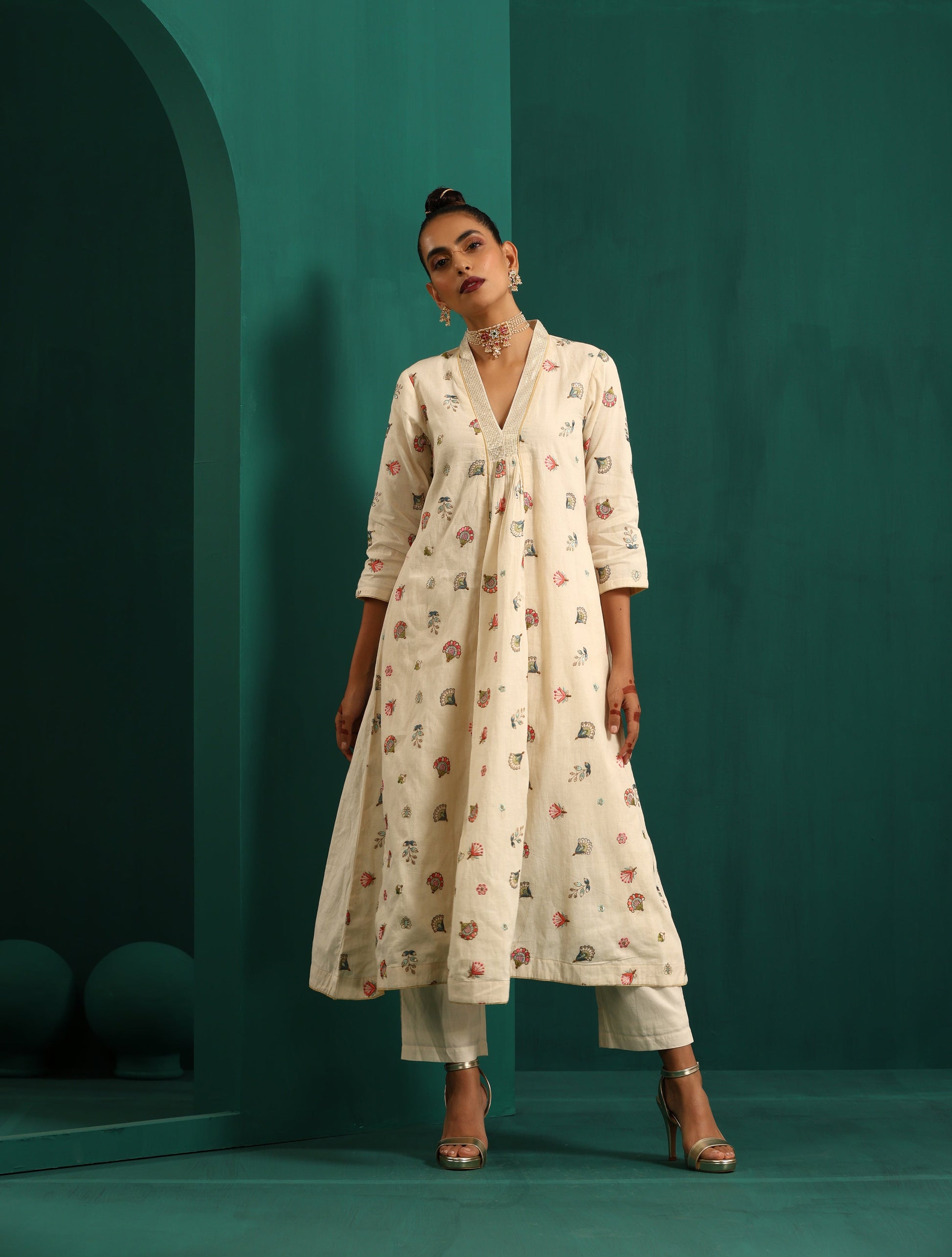 trueBrowns Ivory Multi Color Floral Cotton Front Gathered Kurta Pant Set | Swadesiicart