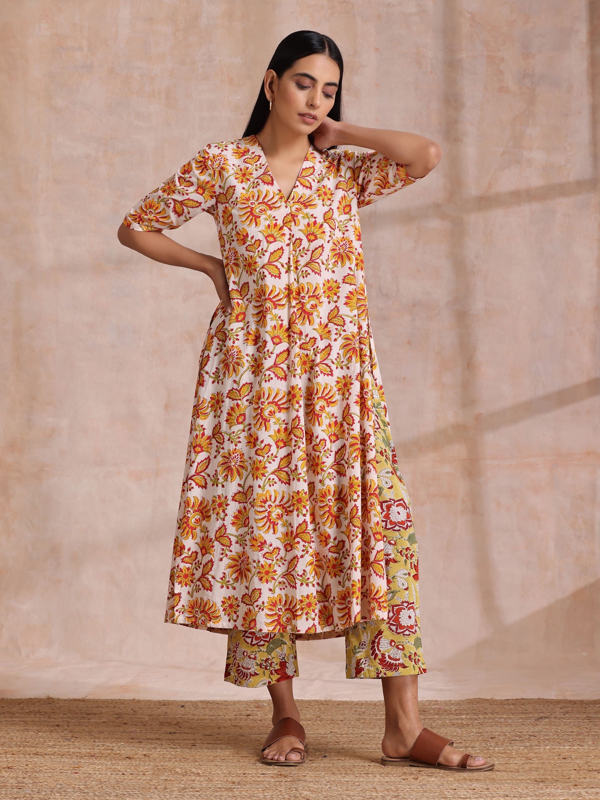 trueBrowns Red Overall Floral On White Cotton Block Print Kurta Pant Set | Swadesiicart