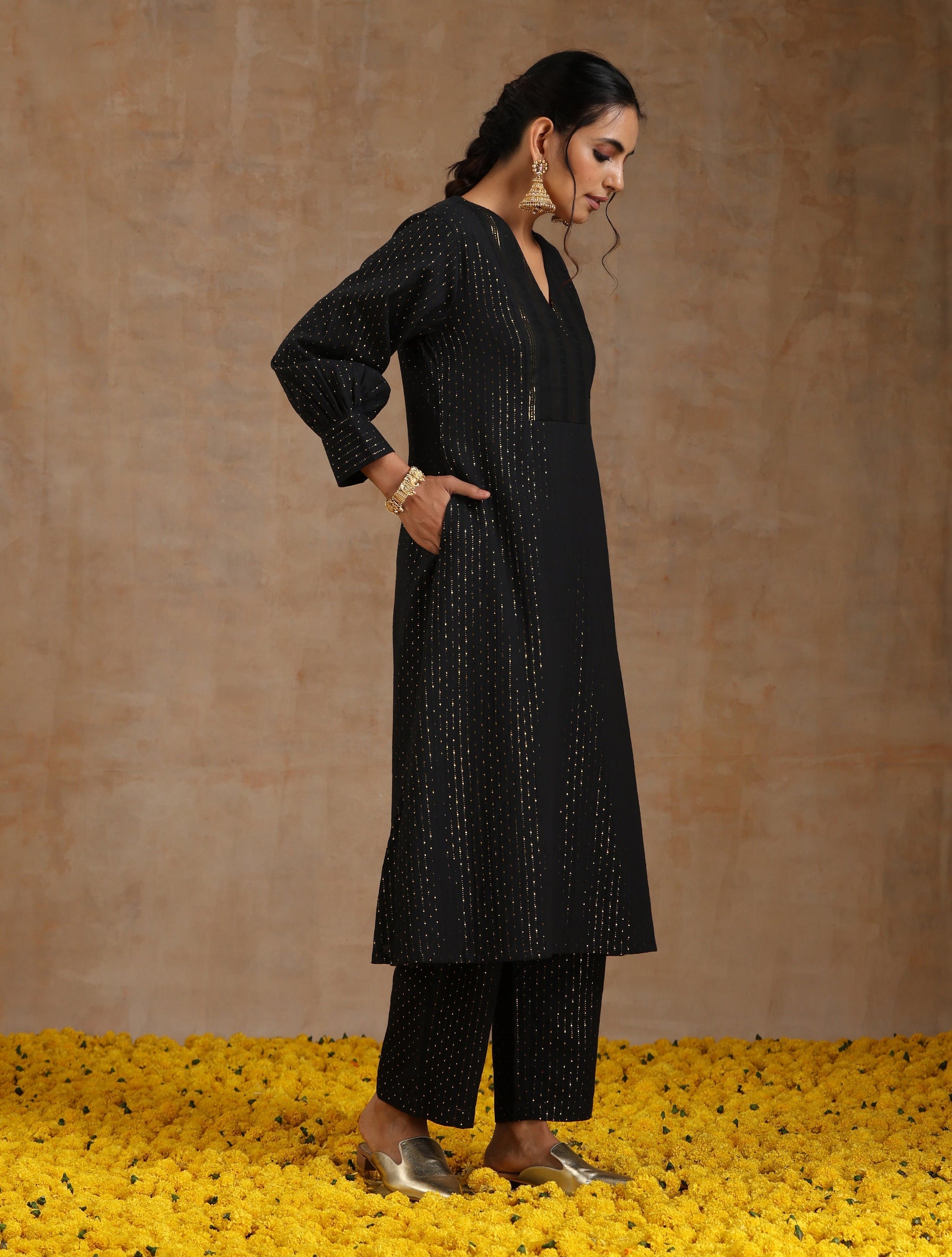 trueBrowns Black Gold Cotton Overlap Yoke Kurta Set | Swadesiicart