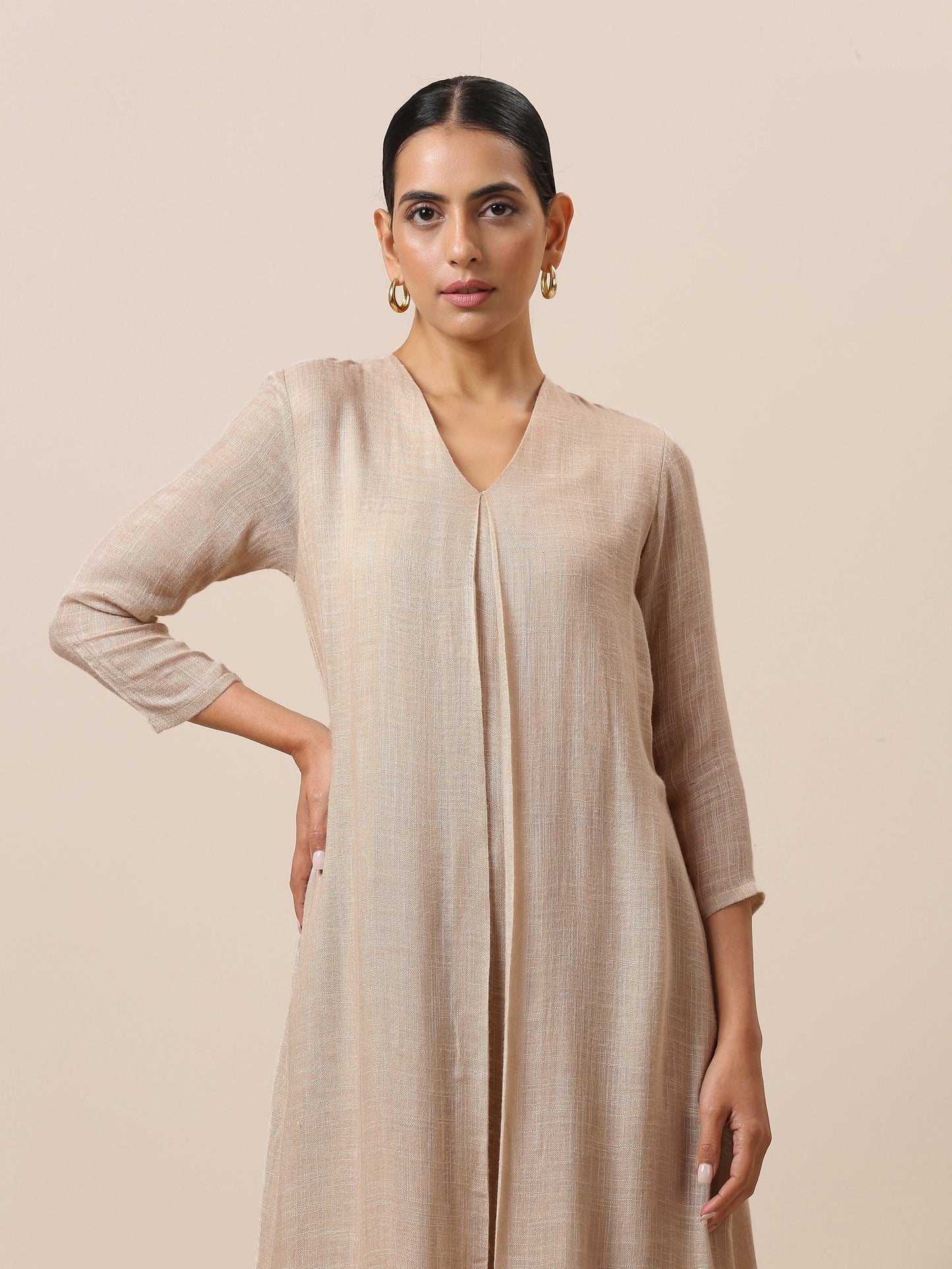 trueBrowns Linen Beige Textured Slit Kurta Pant Set | Swadesiicart