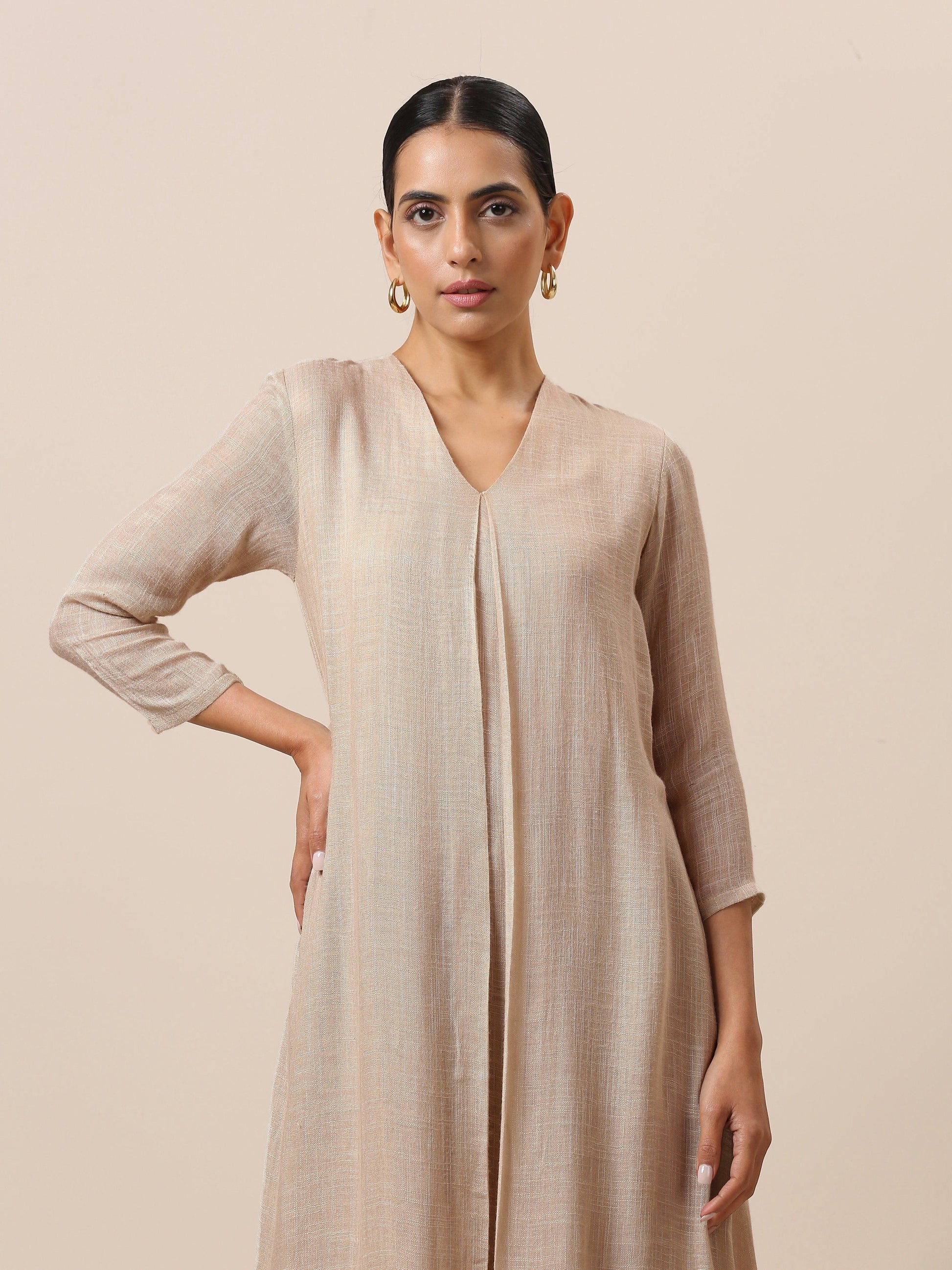 trueBrowns Linen Beige Textured Slit Kurta Pant Set | Swadesiicart