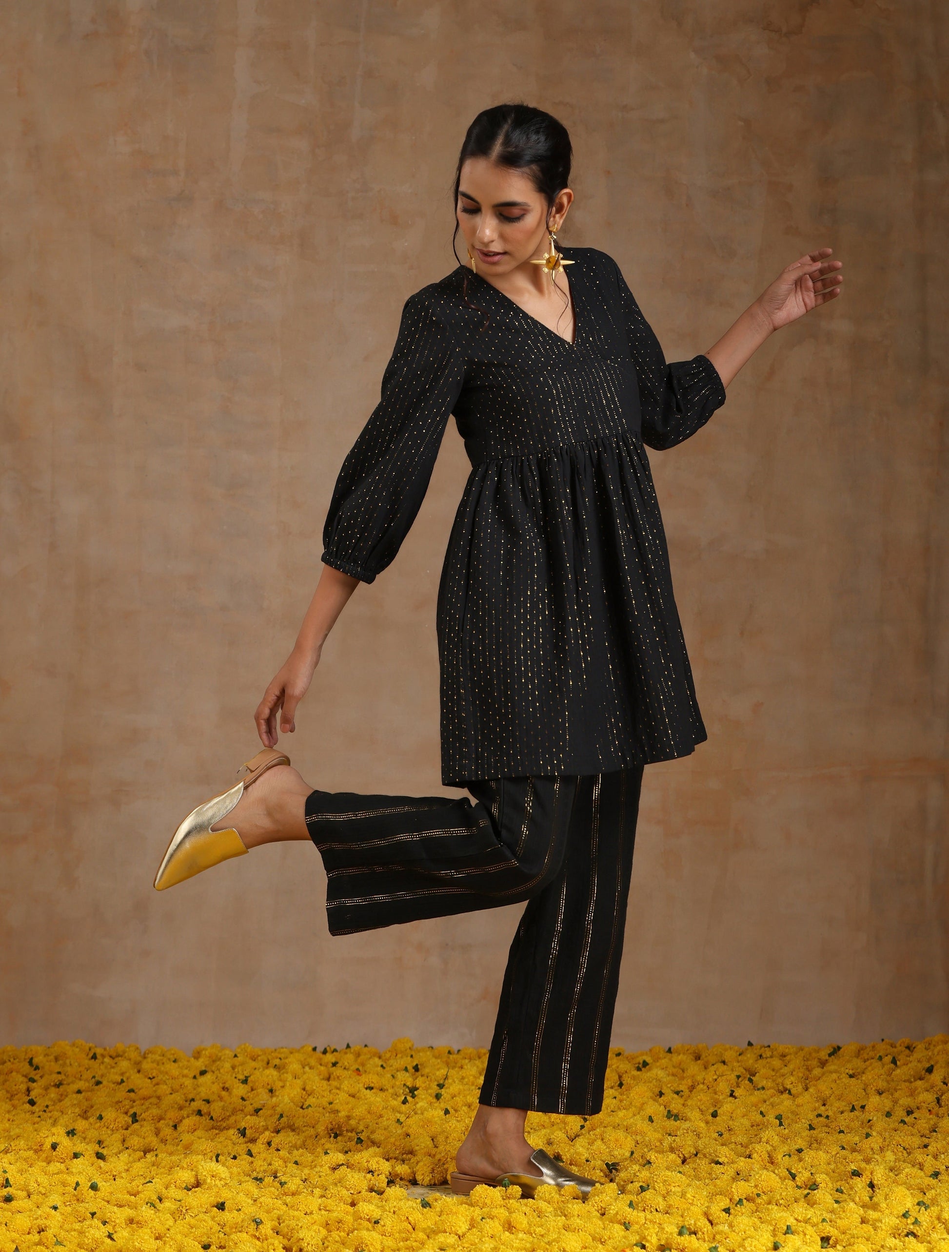 trueBrowns Black Gold Cotton Overlap Co-Ord Set - Swadesiicart