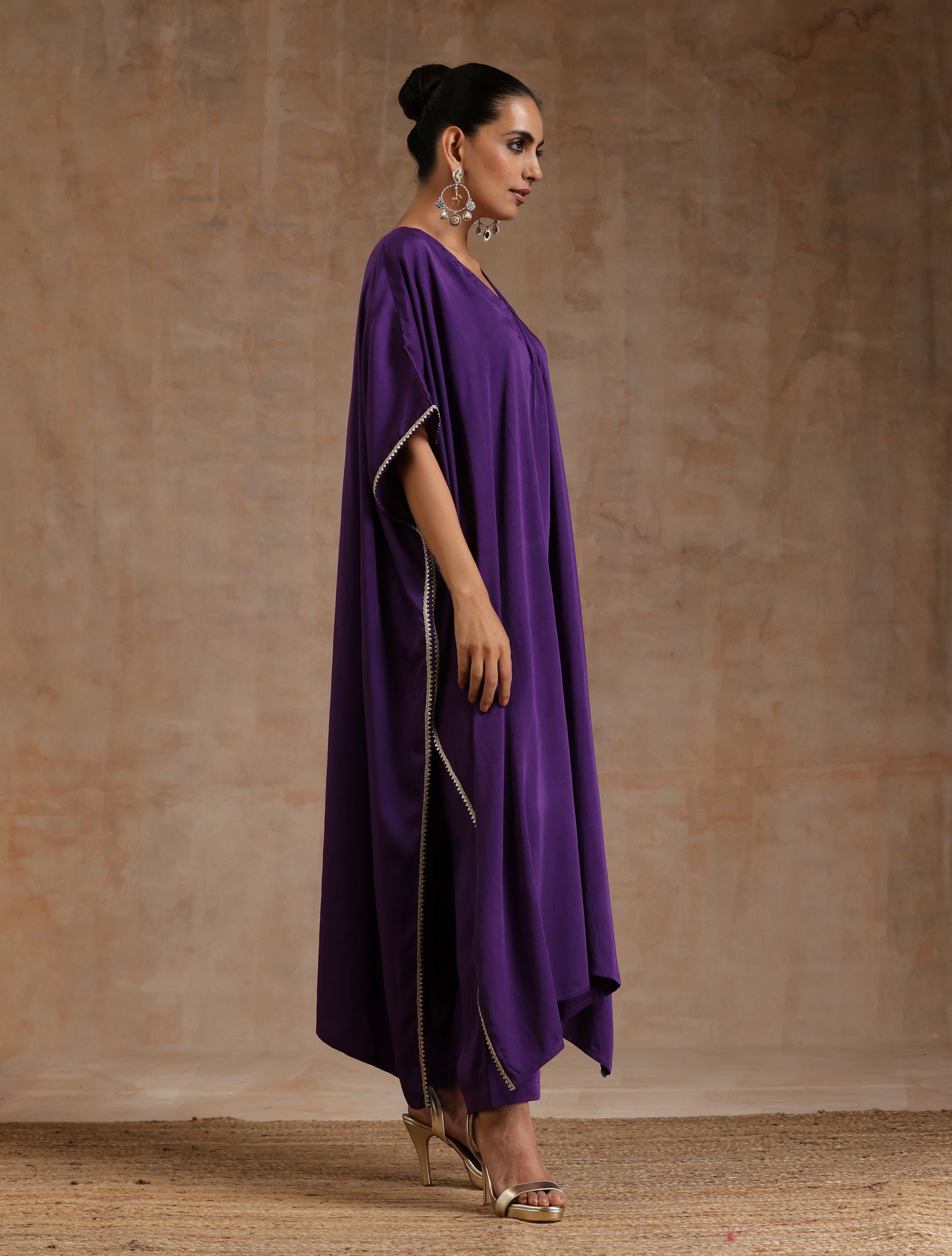 trueBrowns Violet Modal Satin Kaftan Kurta Set | Swadesiicart