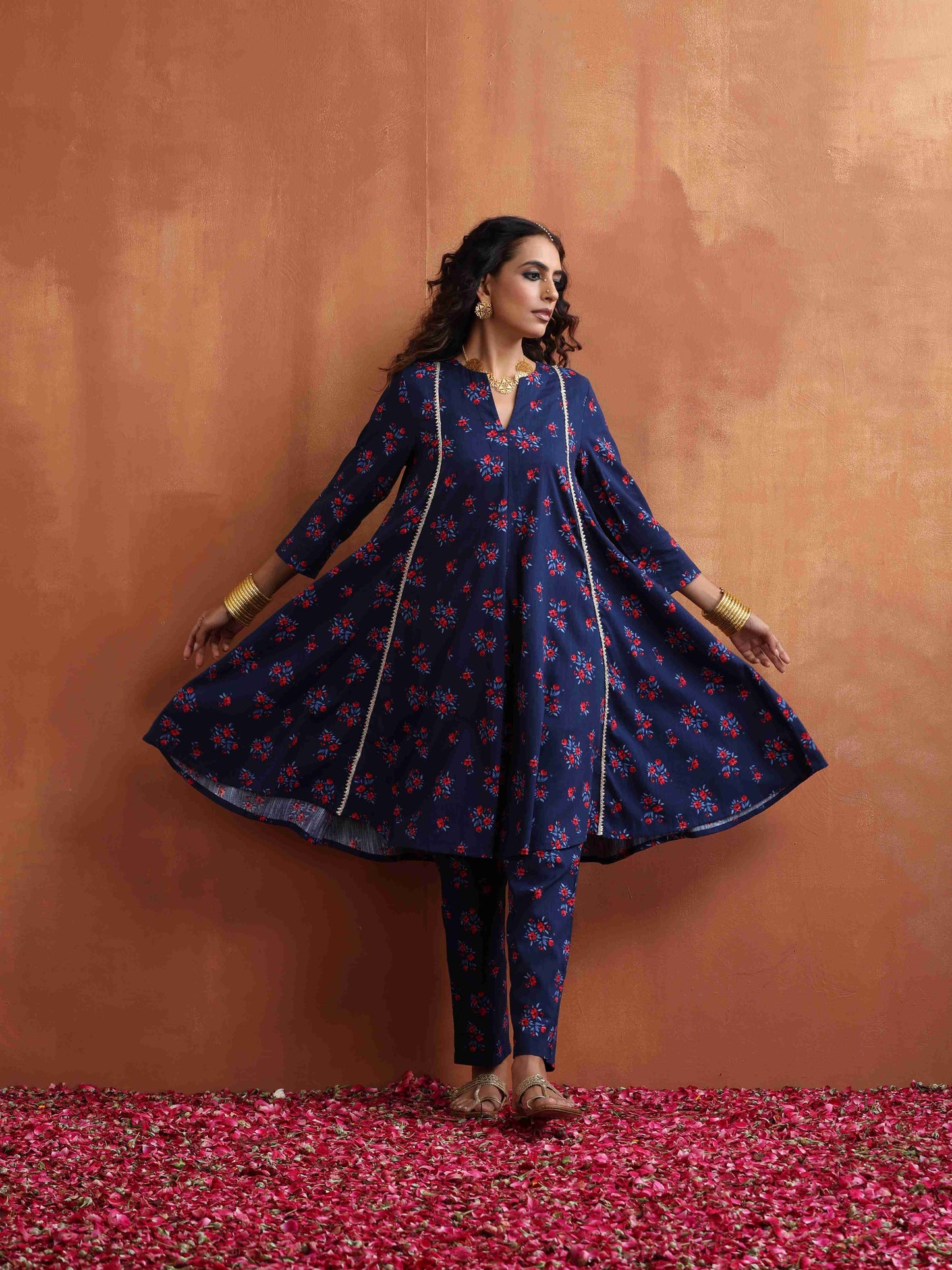 trueBrowns Blue Floral Print Flared Anarkali Kurta Co-ord Set - Swadesiicart
