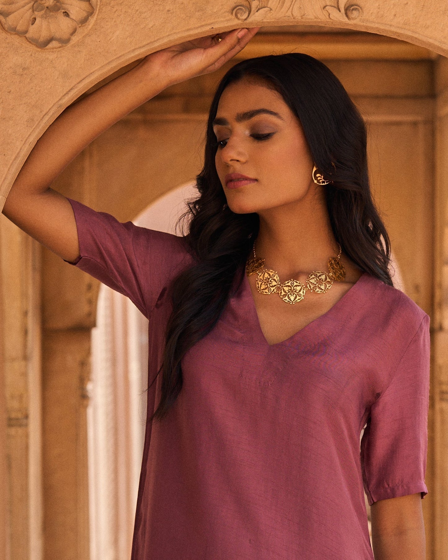 trueBrowns Gold-Polished Leaf Choker | Swadesiicart
