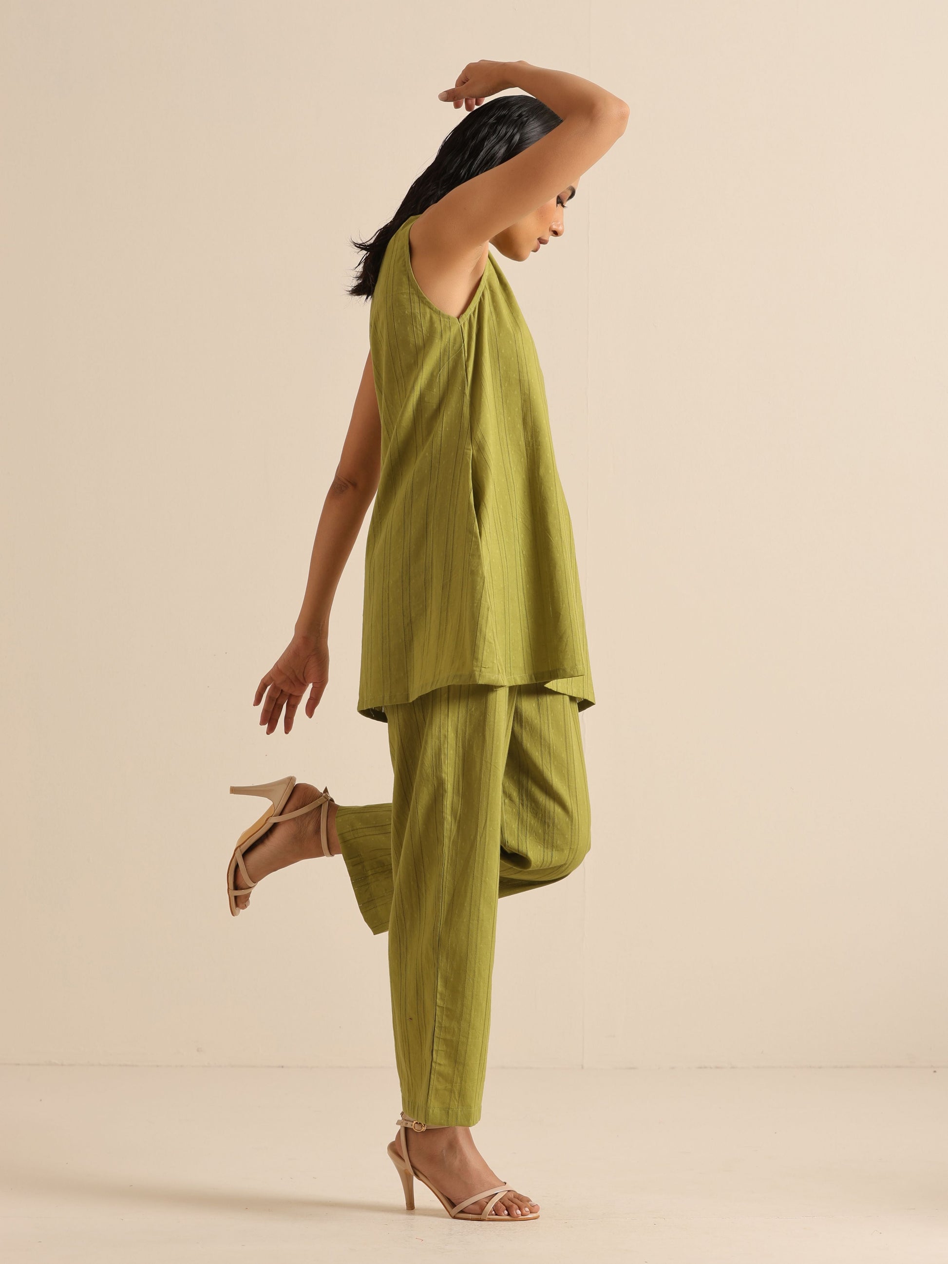 trueBrowns Green Dobby Sleeveless Co-Ord Set - Swadesiicart