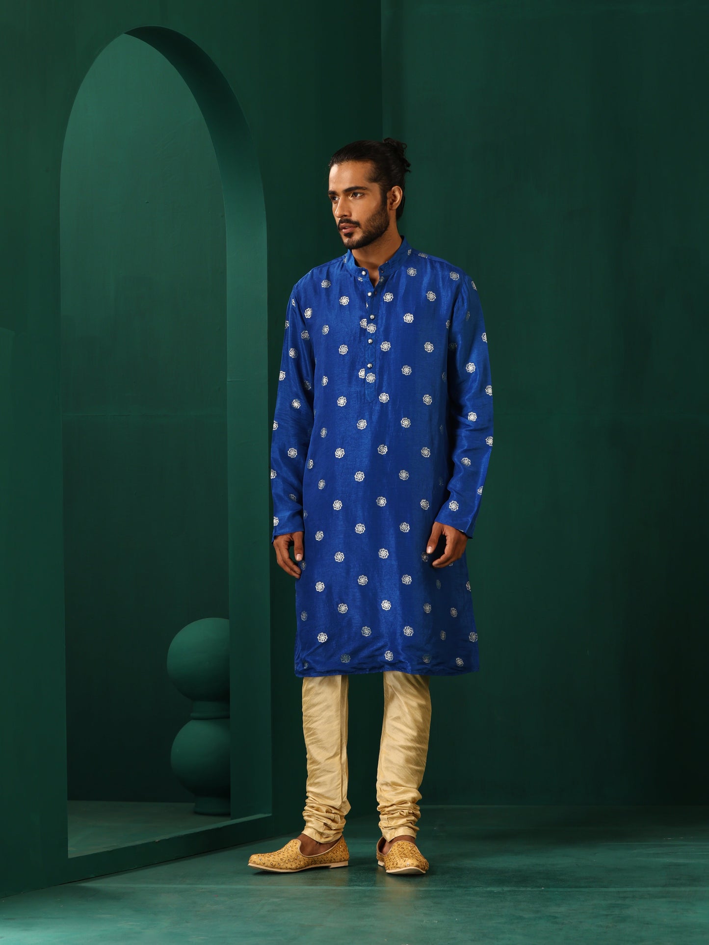 trueBrowns Men's Royal Blue Geometric Floral Viscose Silk Long Kurta | Swadesiicart