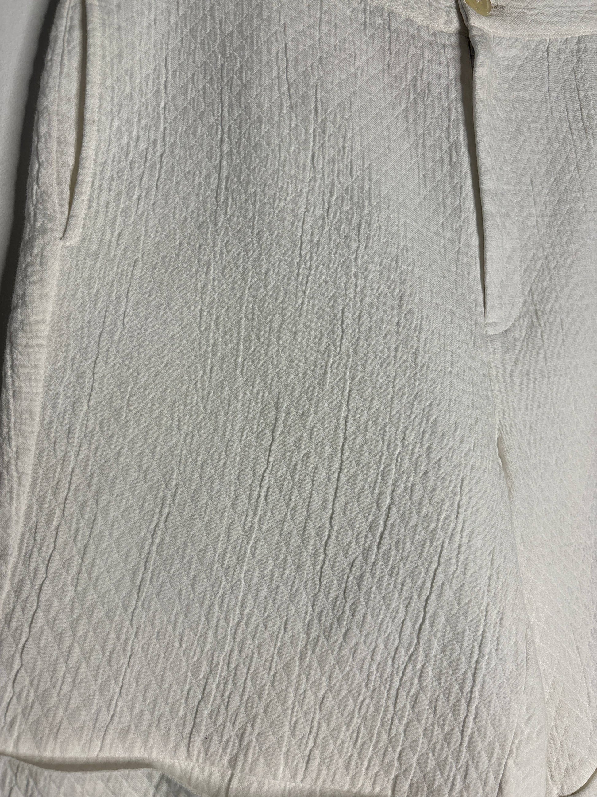 trueBrowns White Cotton Shorts - Swadesiicart