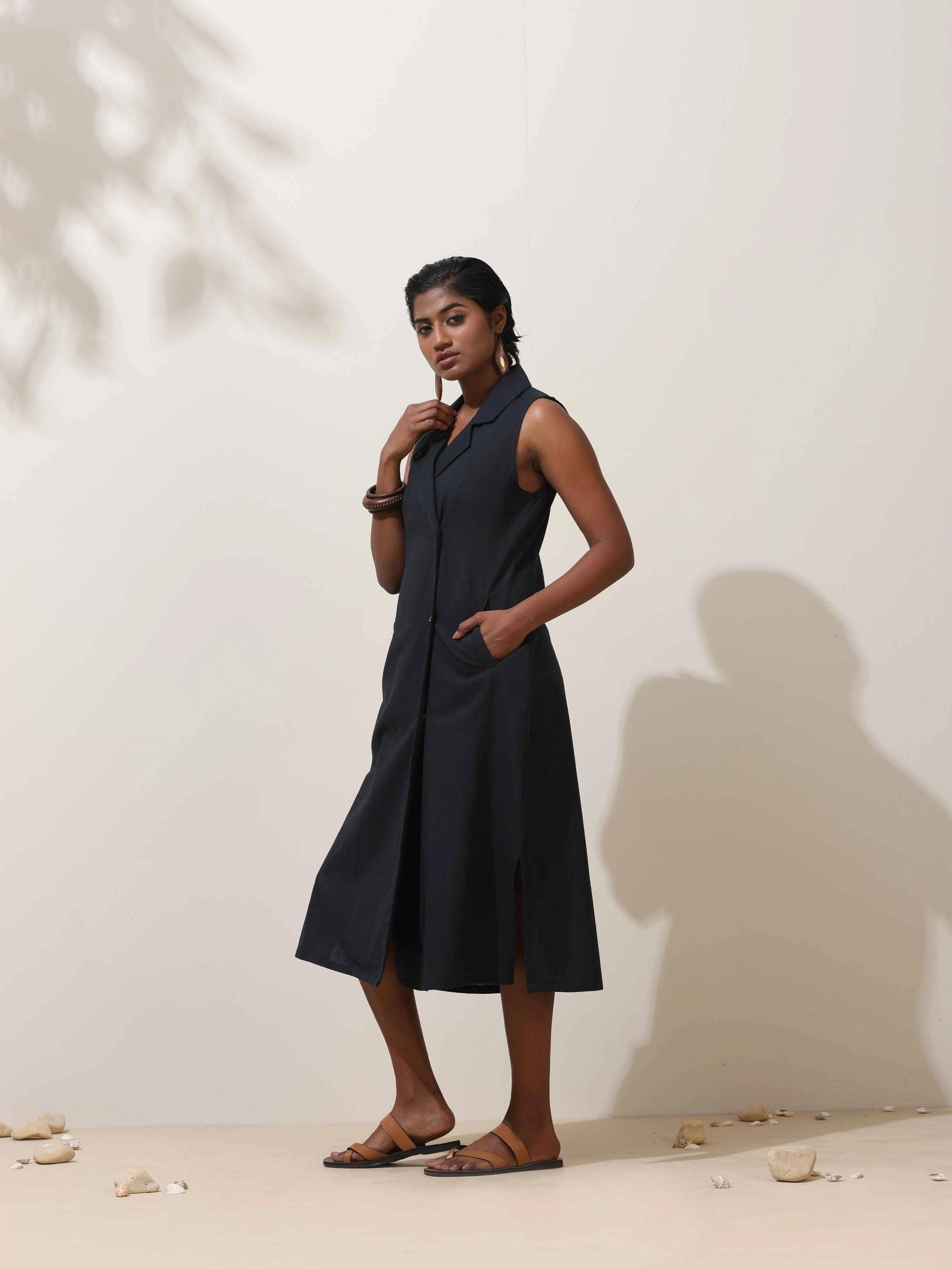 trueBrowns Black Cotton Linen Dress | Swadesiicart
