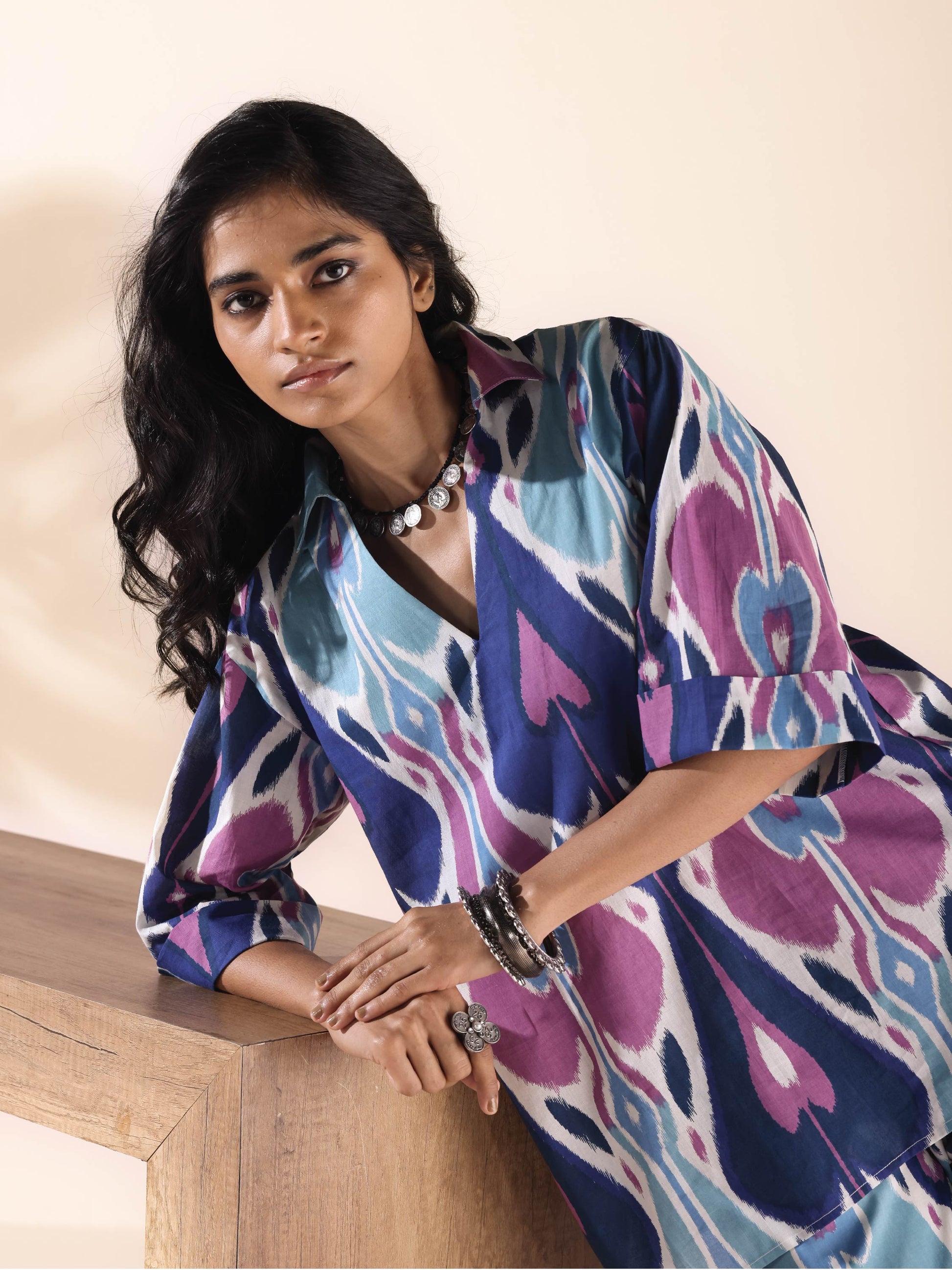 trueBrowns Blue Cotton Ikat V-neck Co-ord Set - Swadesiicart