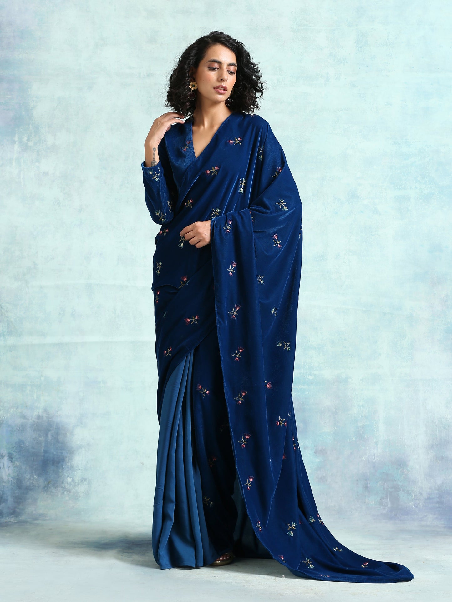 trueBrowns Blue Embroidered Velvet Ready to Wear Saree | Swadesiicart
