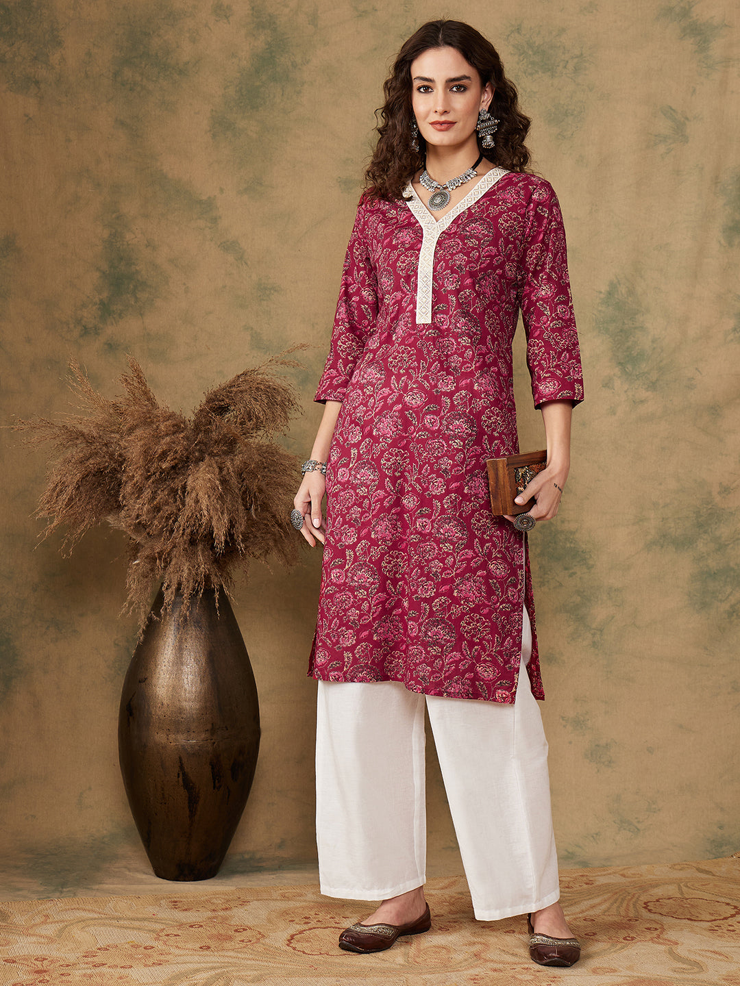 InWeave Women's Burgundy Maroon Print V Neck Lace Work Straight Kurta - Swadesiicart
