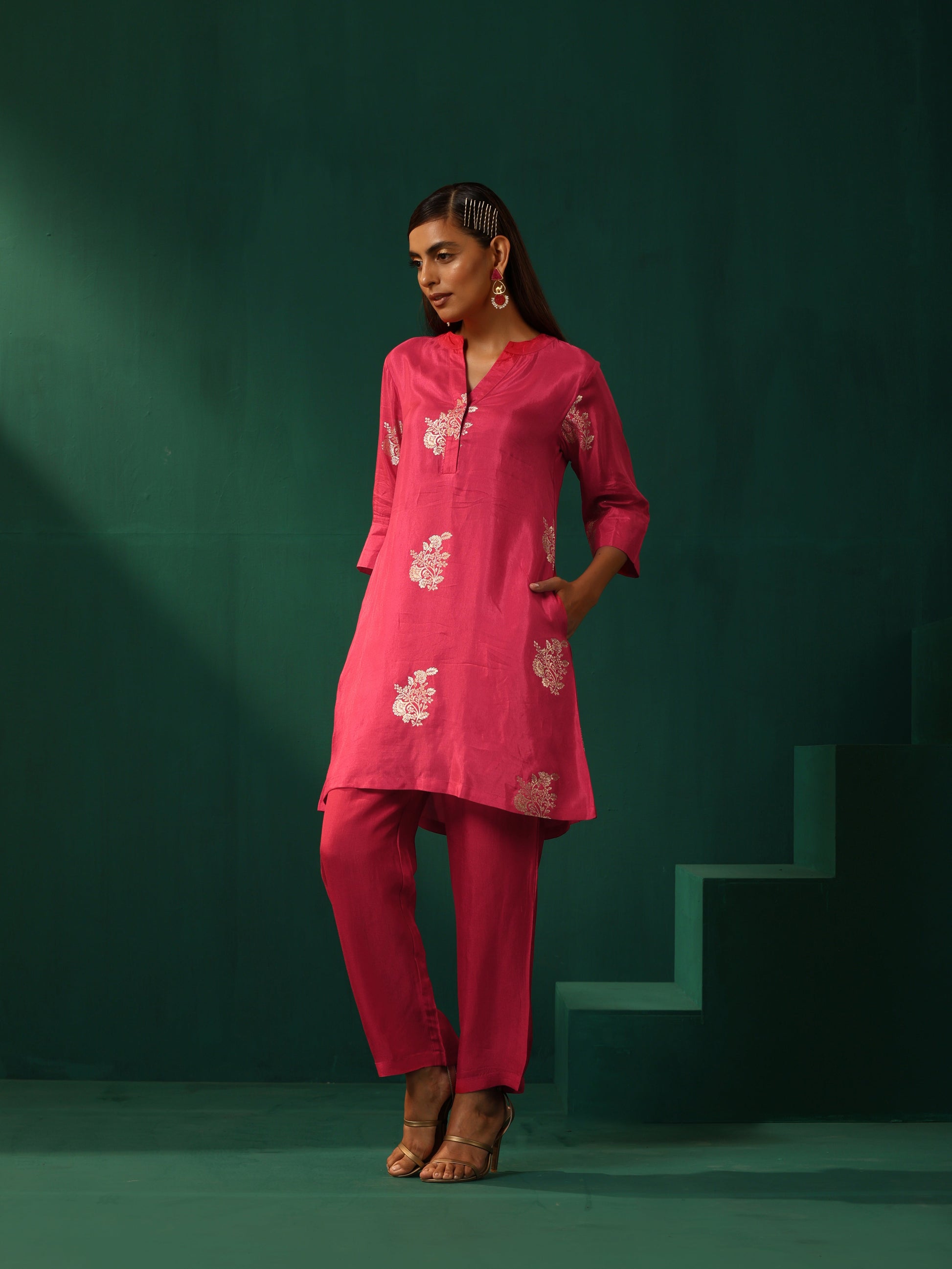 trueBrowns Pink Floral Viscose Silk Round Neck Co-ord Set - Swadesiicart