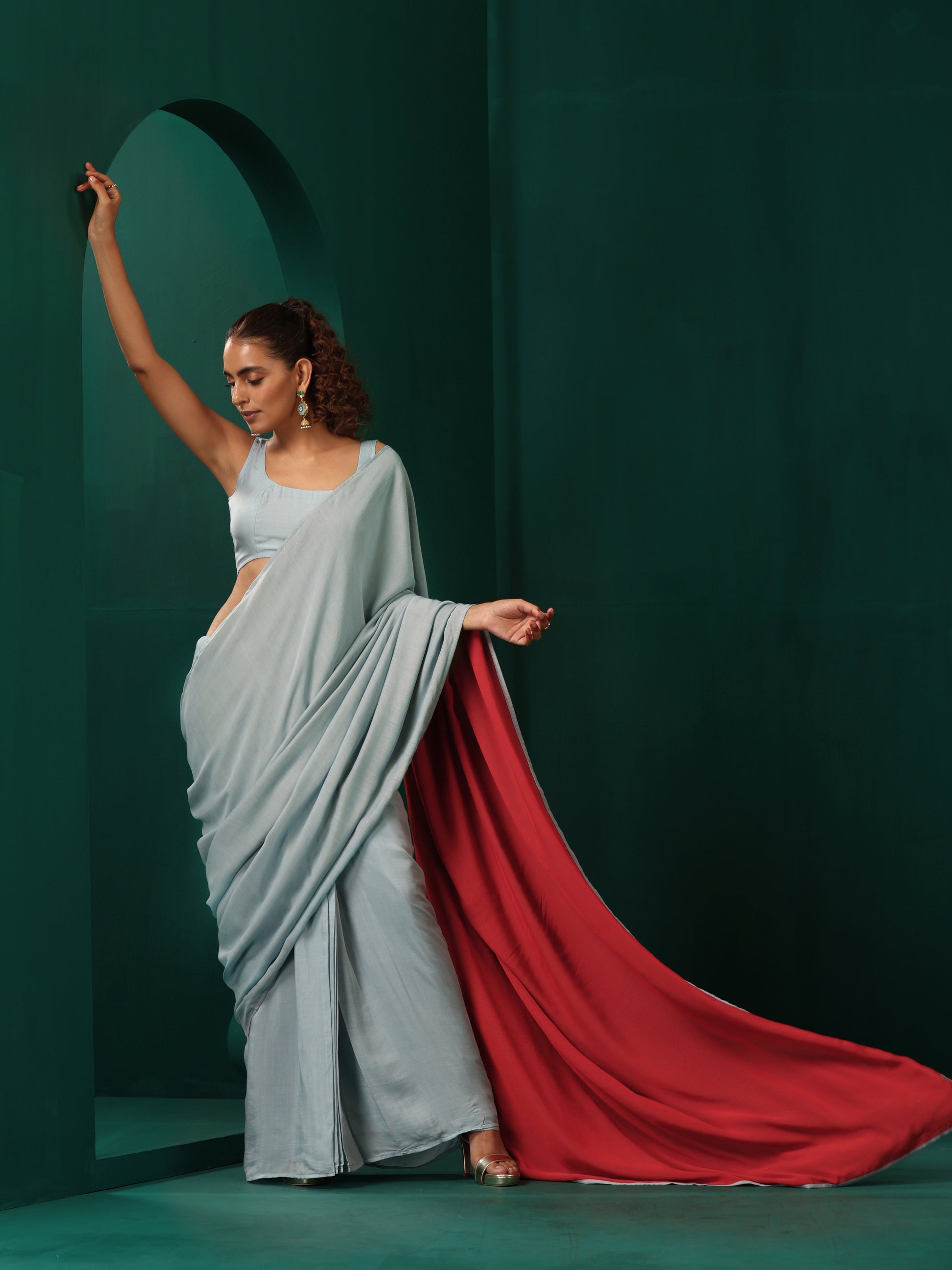 trueBrowns Powder Blue Muslin Silk Ready to Wear Saree | Swadesiicart