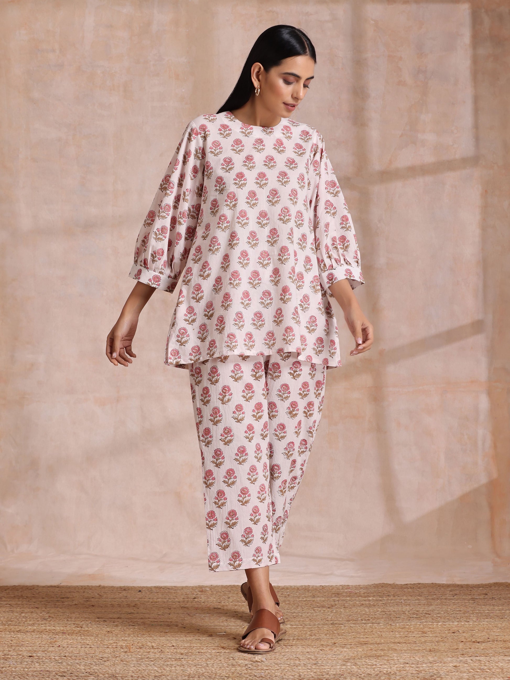 trueBrowns Pink Brown Buta On White Block Print Cotton Baggy Sleeve Co-Ord Set - Swadesiicart