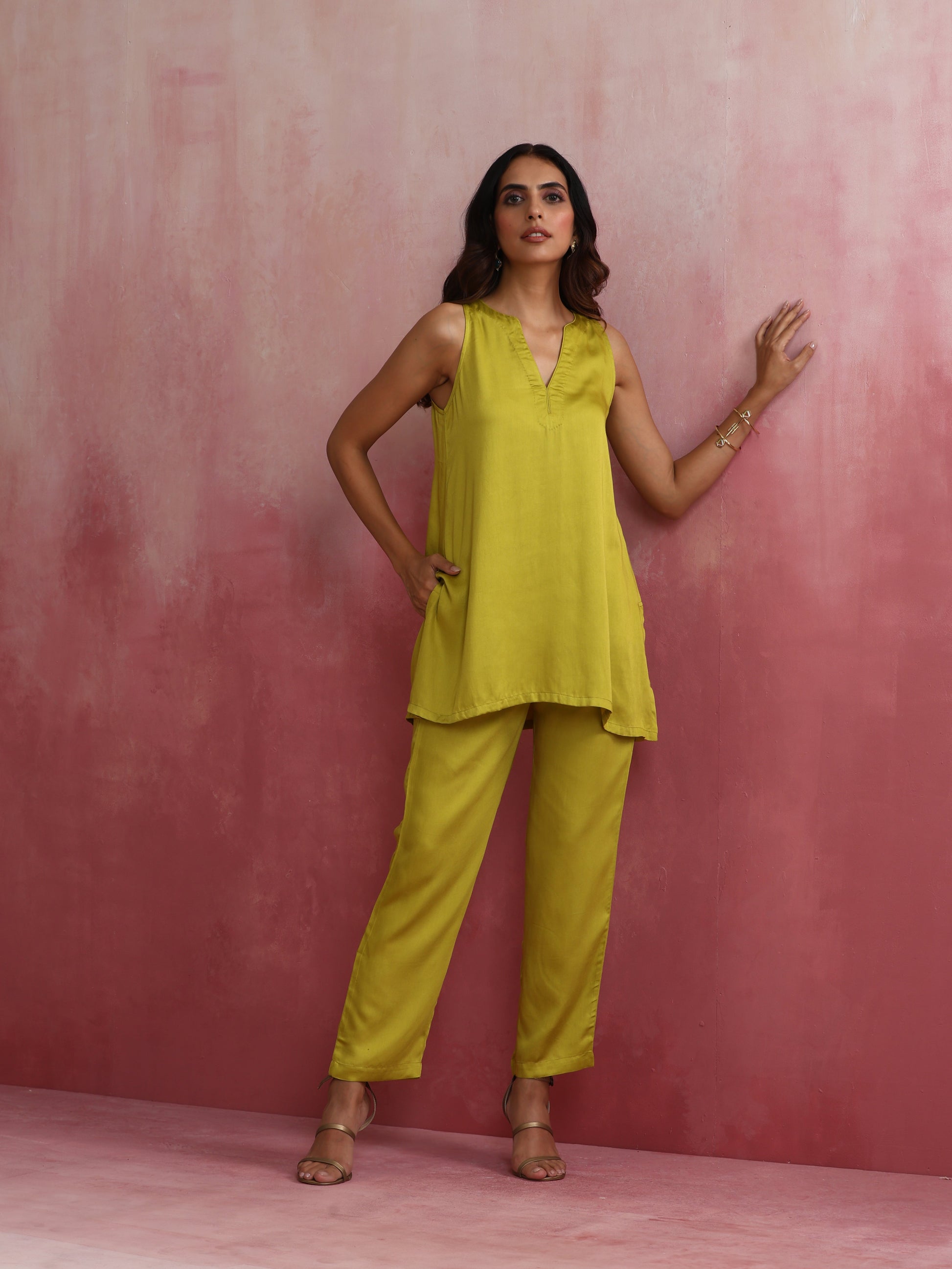 trueBrowns Lime Green Short Kurta Co-ord set - Swadesiicart