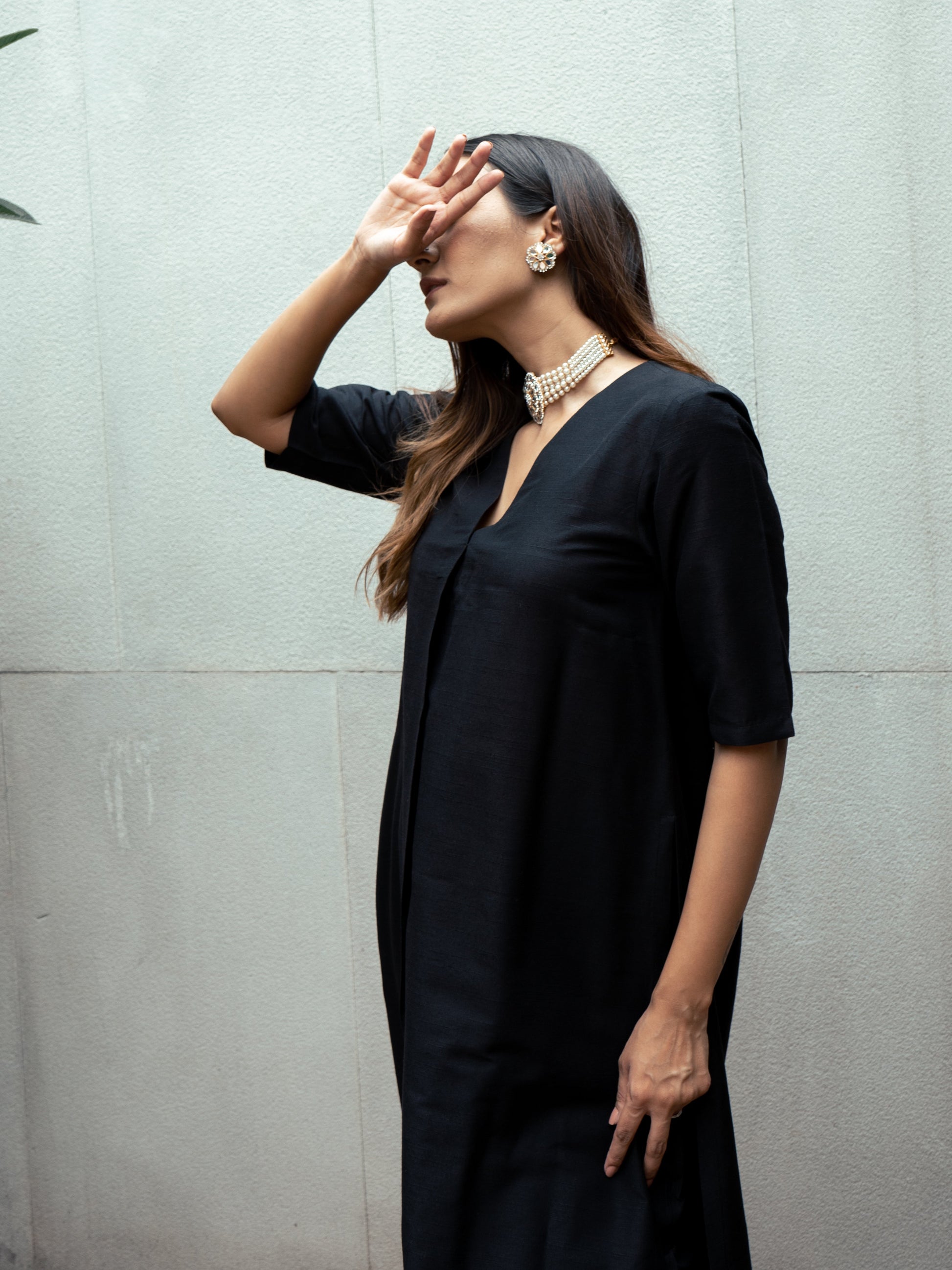 trueBrowns Black Silk Kurta Pant Set | Swadesiicart
