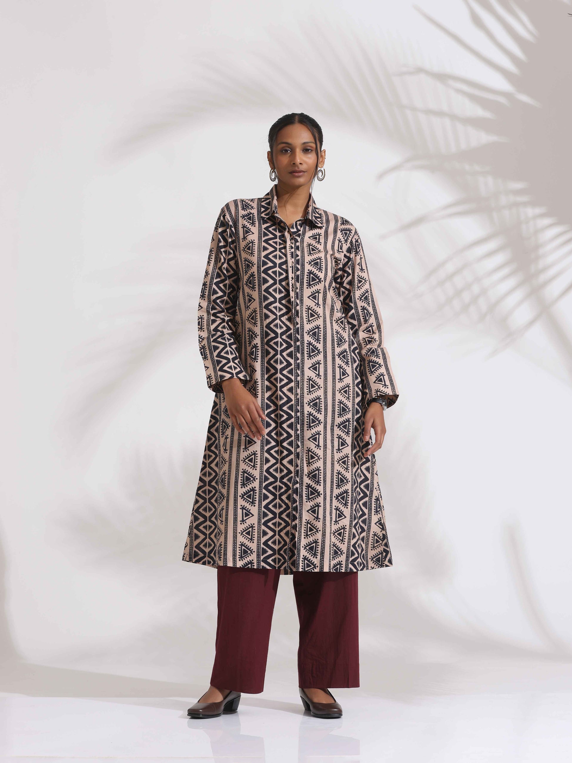 trueBrowns Beige Cotton Geometric Print Shirt Kurta Set | Swadesiicart