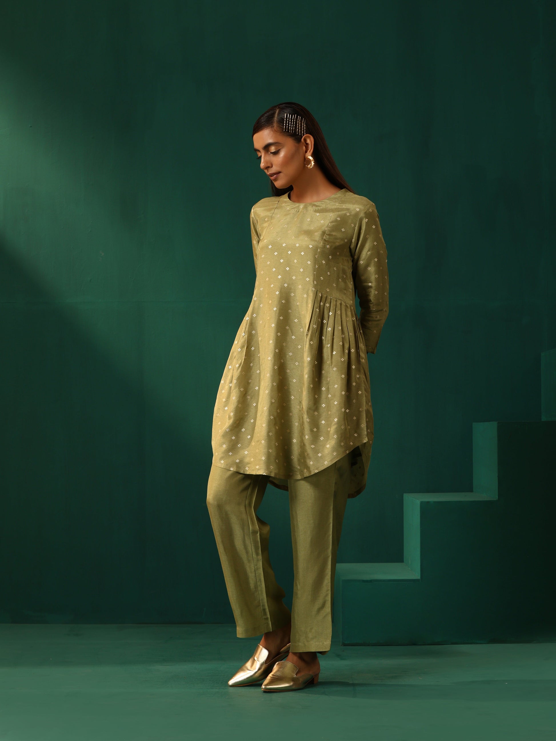 trueBrowns Green Square Viscose Silk Side Gathered Co-ord Set - Swadesiicart