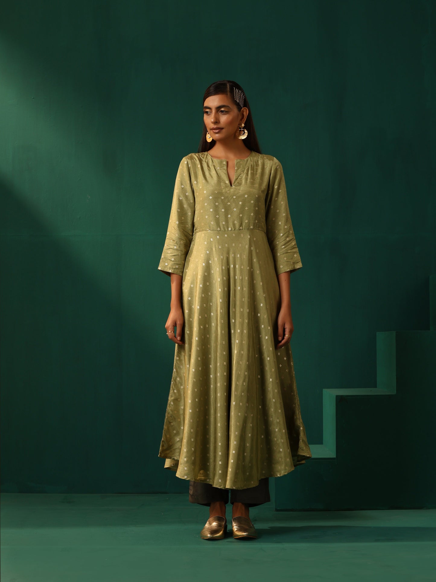 trueBrowns Green Square Viscose Silk Flared Kurta Pant Set | Swadesiicart