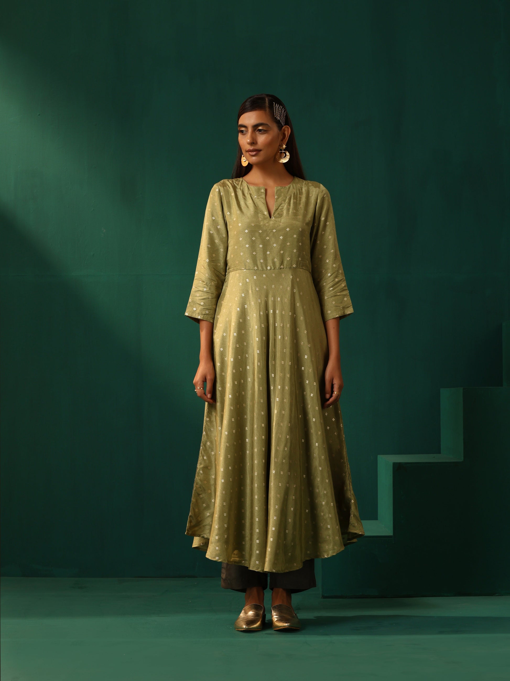 trueBrowns Green Square Viscose Silk Flared Kurta Pant Set | Swadesiicart