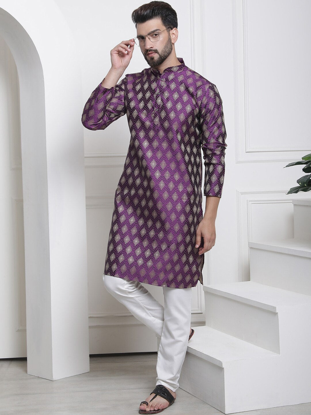 Sojanya Ethnic Motifs Woven Design Jacquard Regular Kurta | Swadesiicart