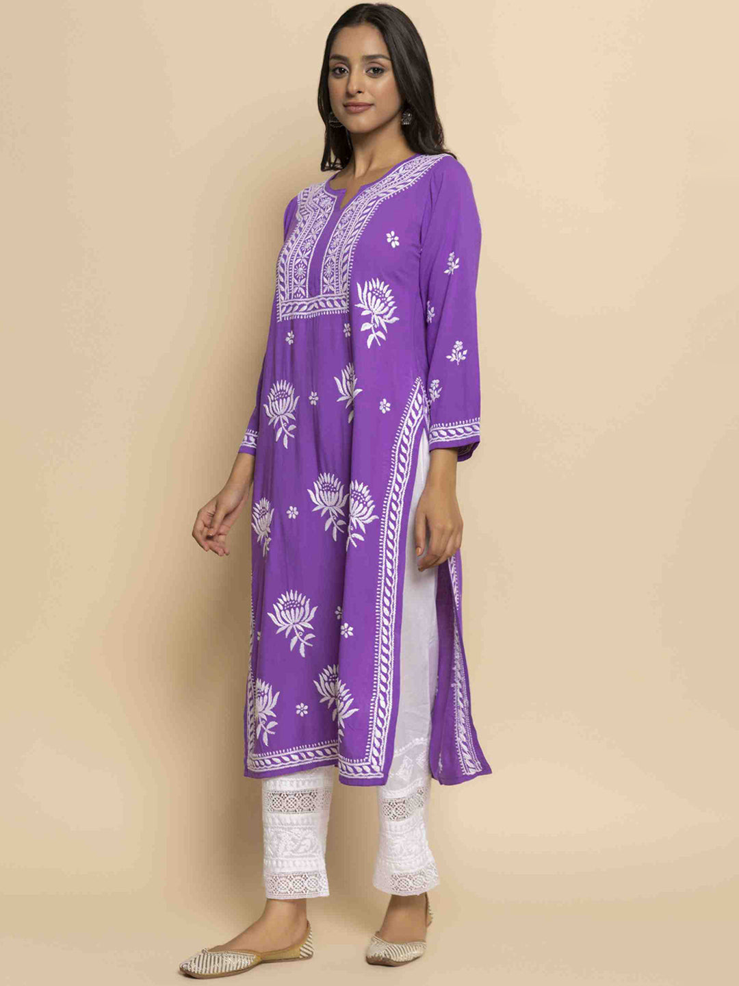 HOUSE OF KARI Ethnic Motifs Chikankari Embroidered Notched Round Neck Straight Kurta | Swadesiicart