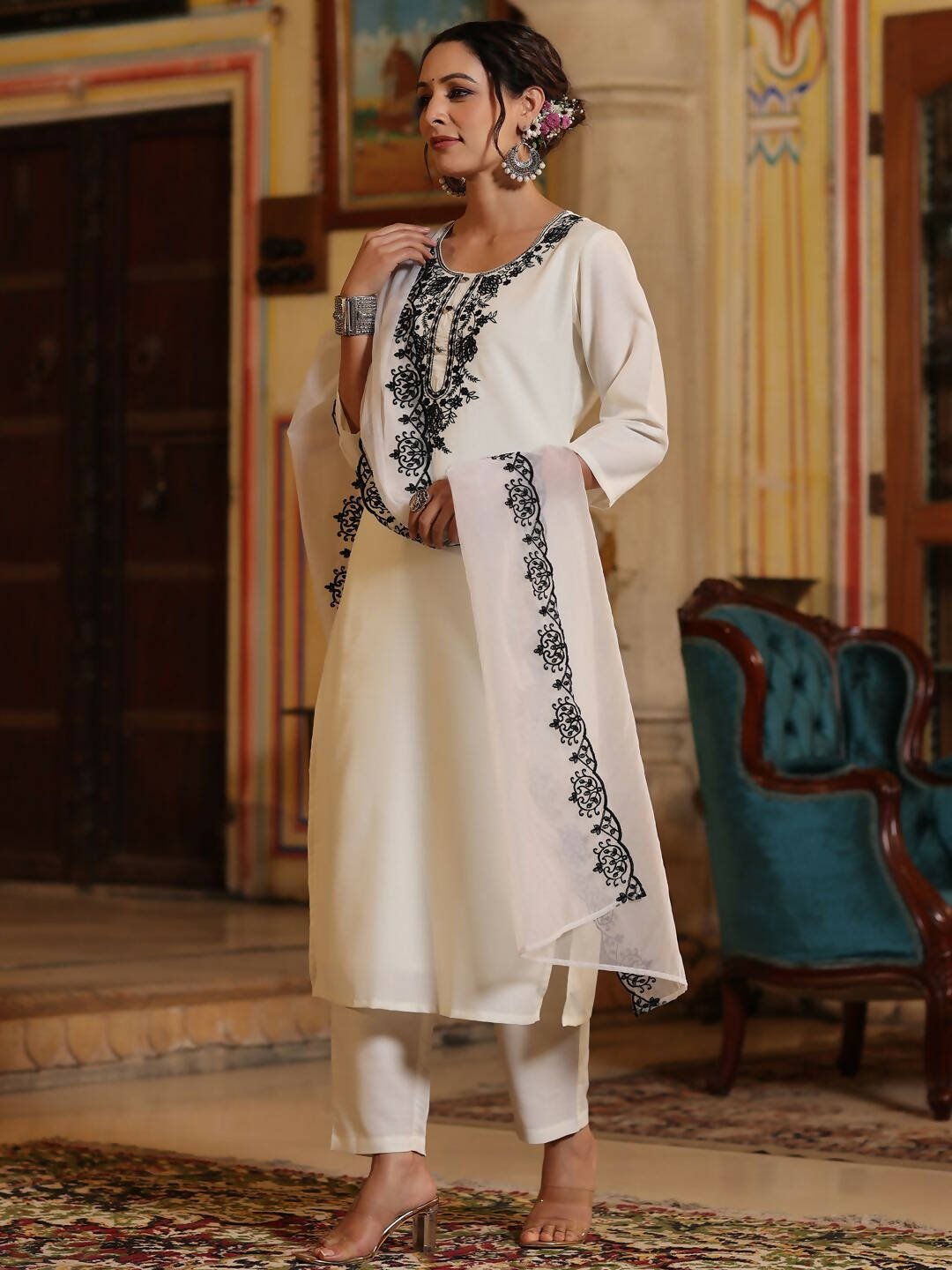 Juniper Women's White Chinnon Solid Embroidered Kurta Set | Swadesiicart