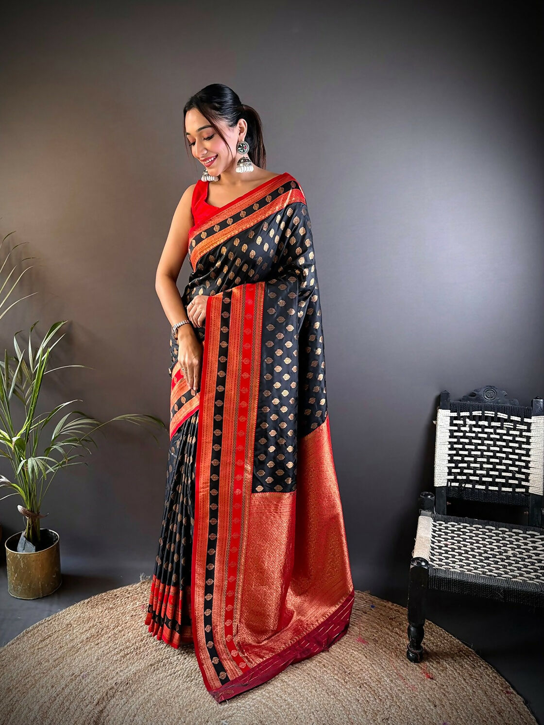 Joban Fashion Red Butti Banarasi Silk Sarees | Swadesiicart