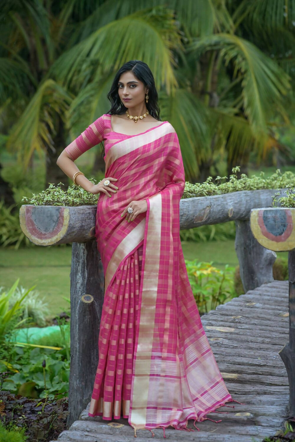 Vishnu Weaves Women's Rani Pink Organza Silk Zari Woven Saree with Blouse - Swadesiicart