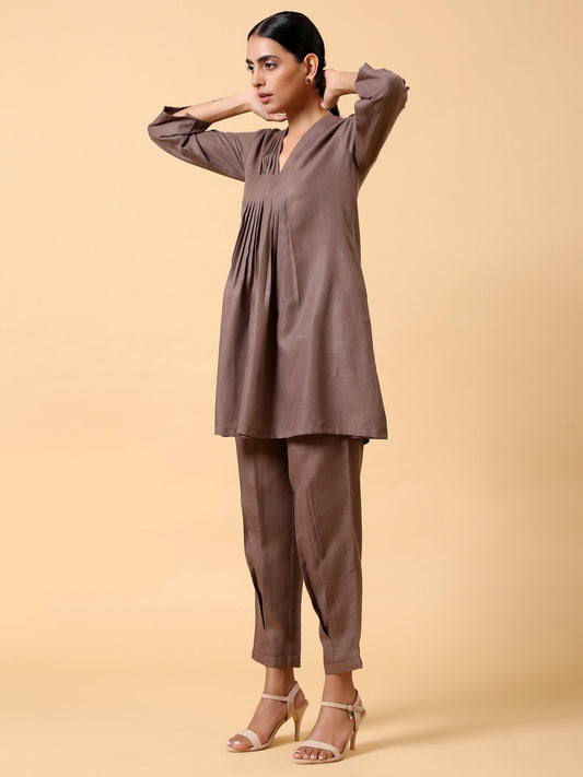 trueBrowns Cotton Linen Burnt Brown Pleated Co-Ord Set - Swadesiicart