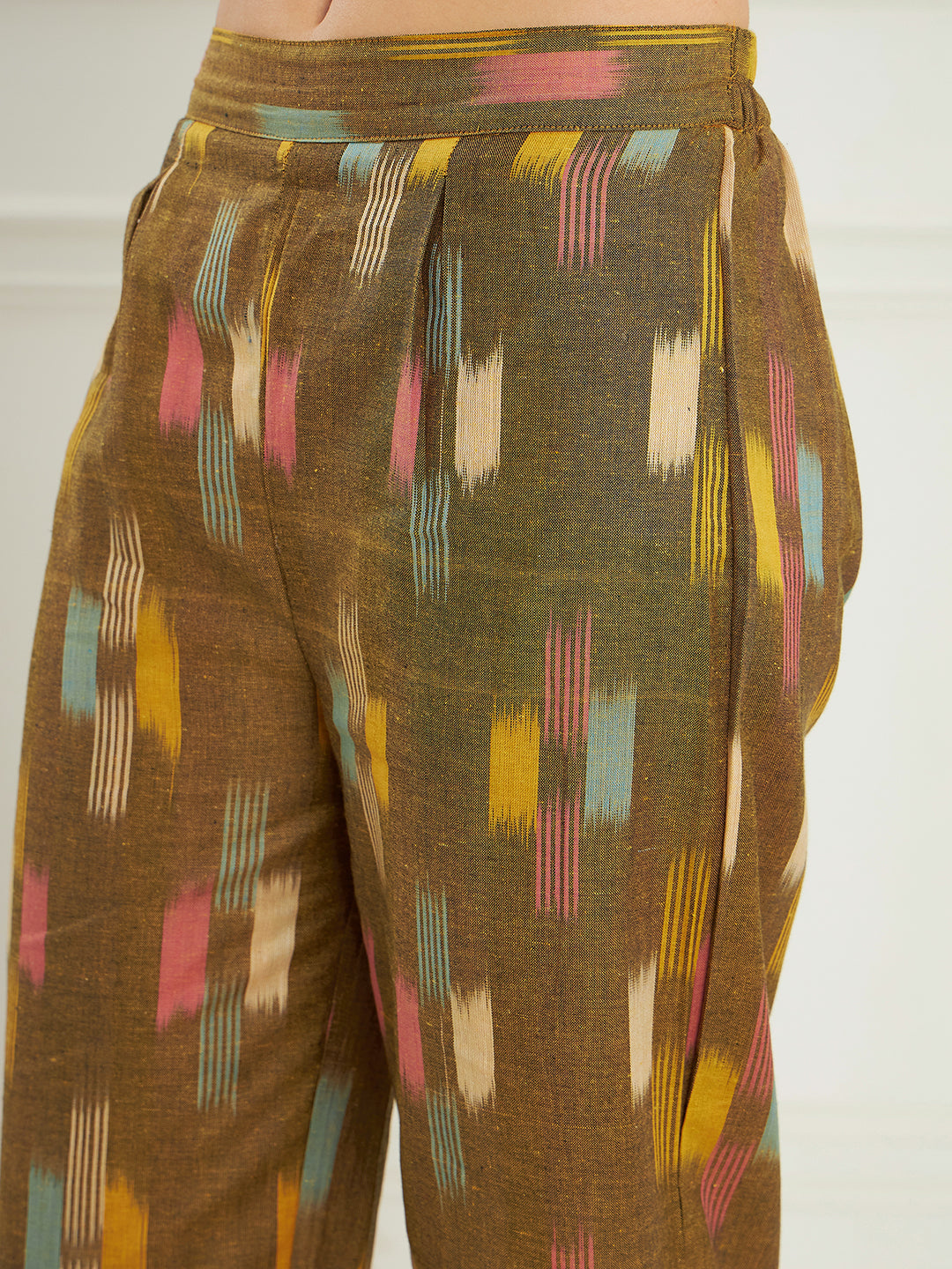 InWeave Women's Olive Ikkat Print V Neck Kurta Pant Set - Swadesiicart