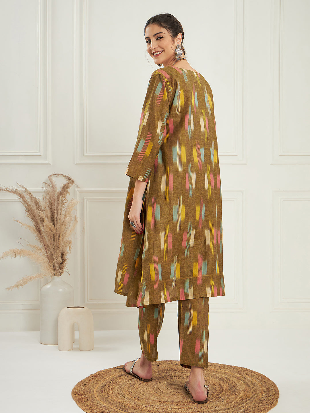 InWeave Women's Olive Ikkat Print V Neck Kurta Pant Set - Swadesiicart