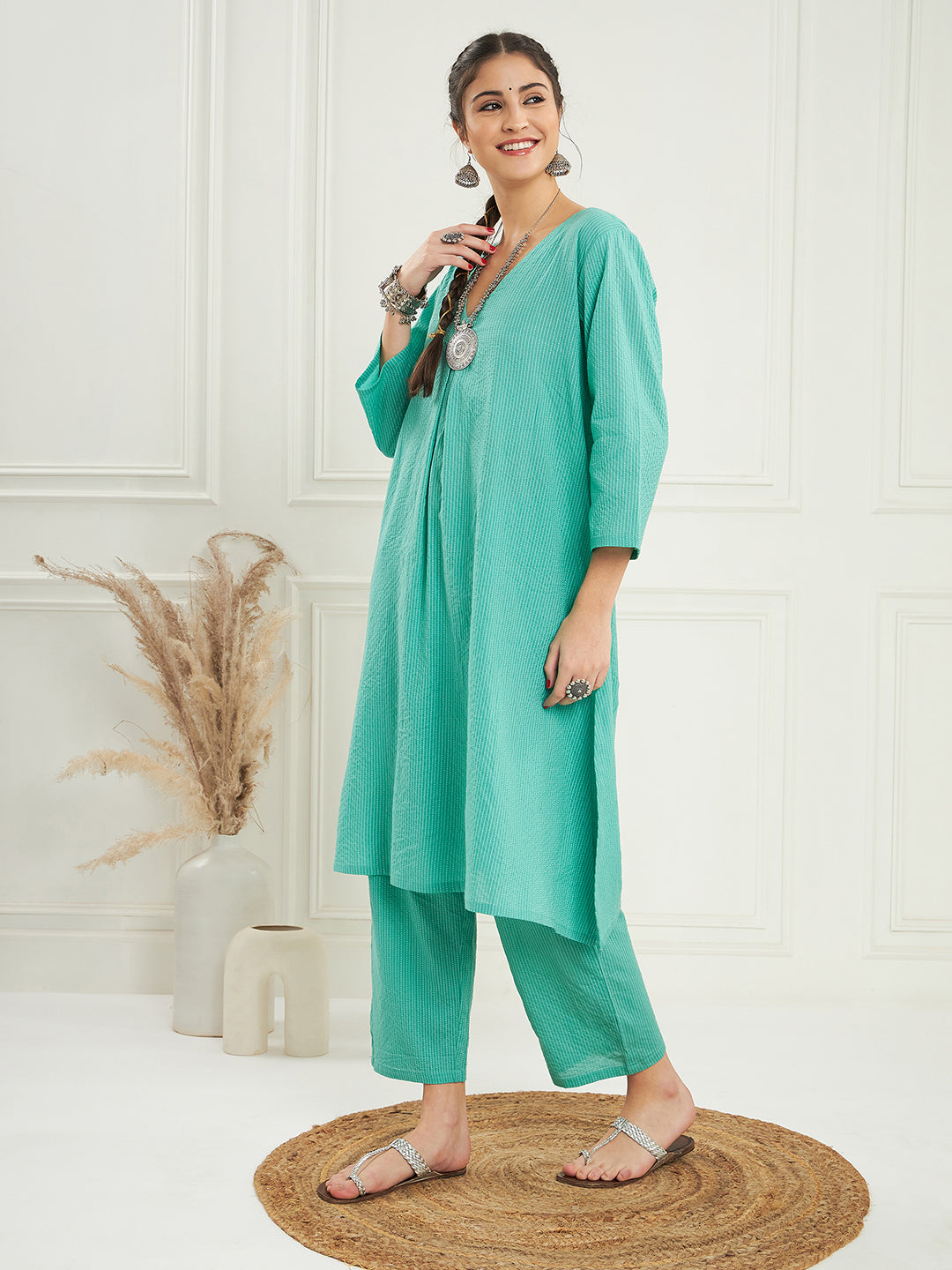 InWeave Women's Arctic Blue Kantha V Neck Kurta Pant Set - Swadesiicart