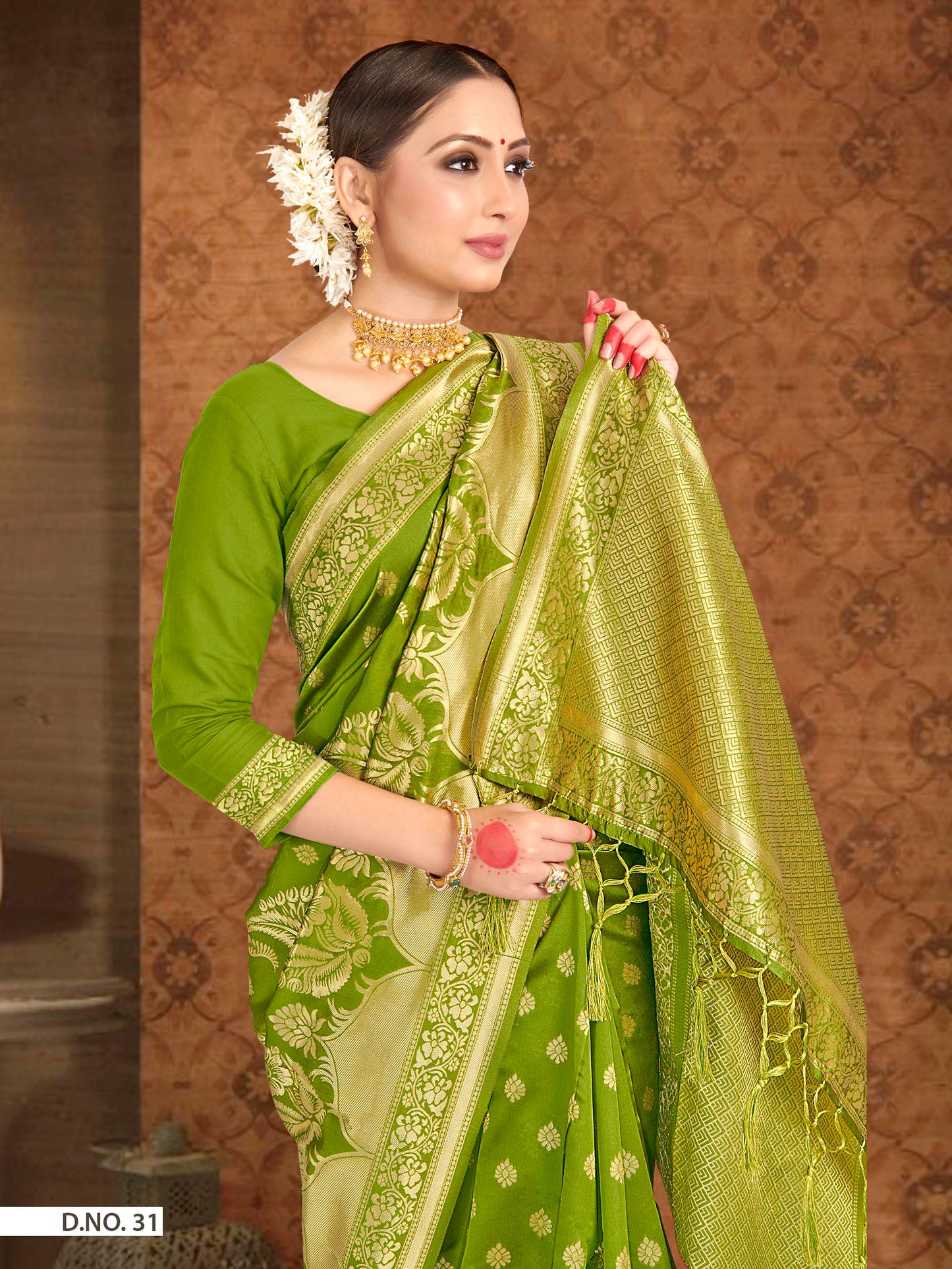 Vardha Pear Green Zari Floral Woven Banarasi Saree | Swadesiicart