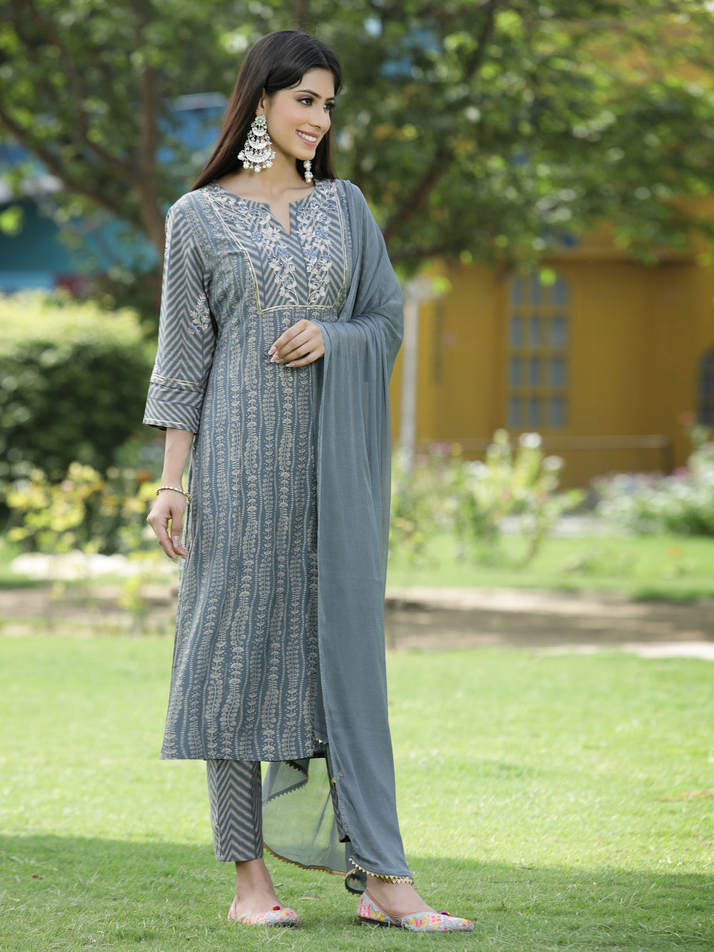 Juniper Grey Muslin Festive Printed Straight Skd For Women - Swadesiicart