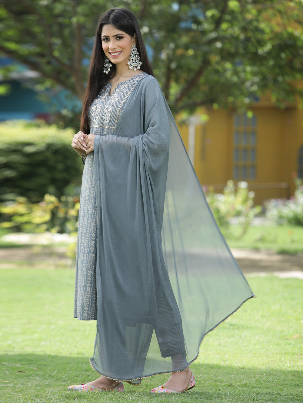 Juniper Grey Muslin Festive Printed Straight Skd For Women - Swadesiicart