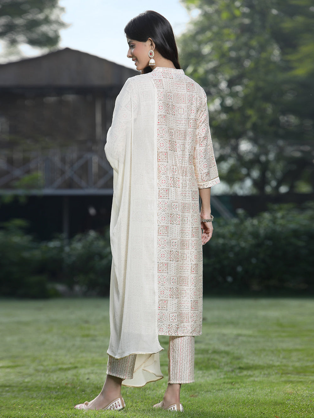 Juniper Off White Rayon Festive Printed Skd For Women - Swadesiicart